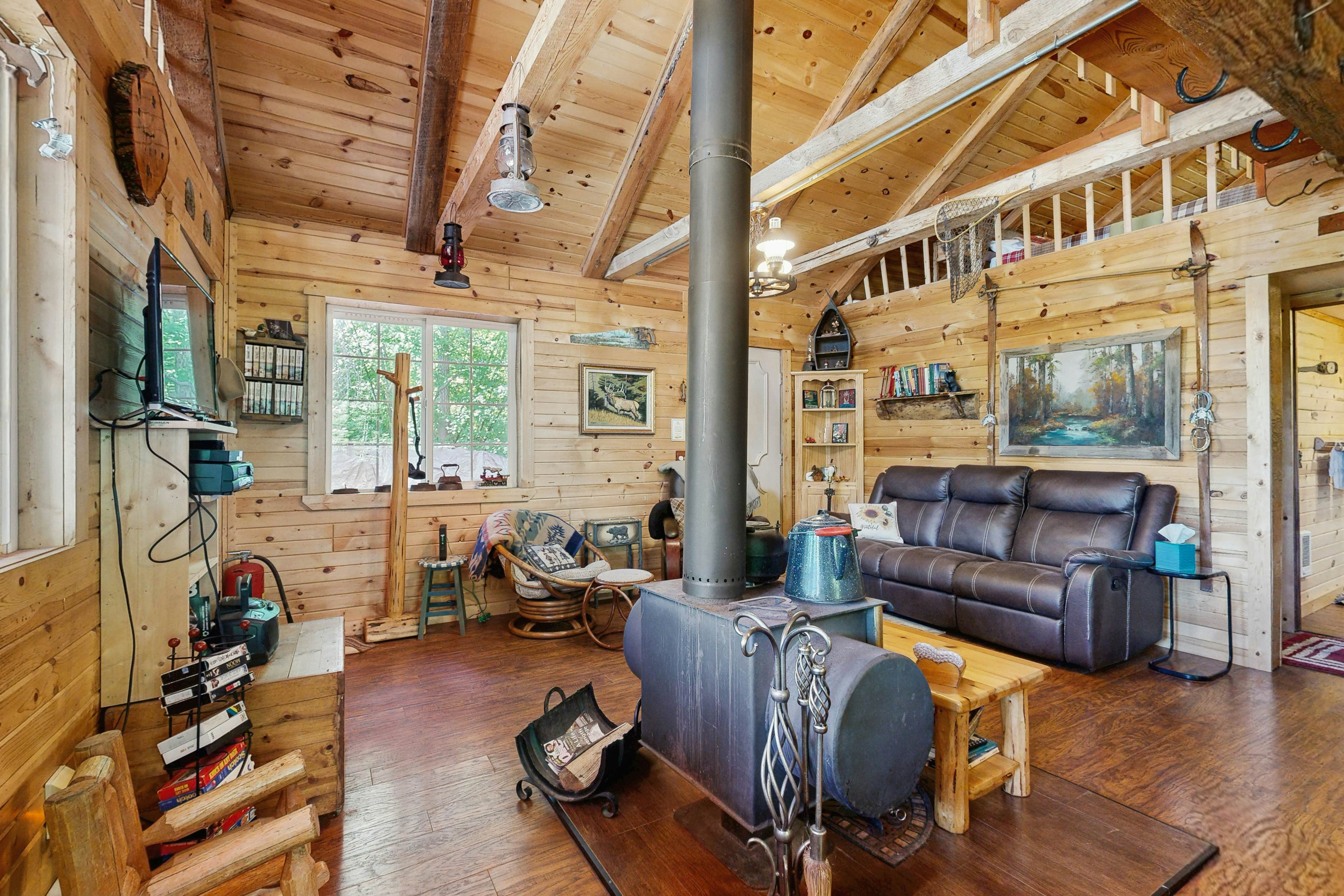 The Creekside Cabin