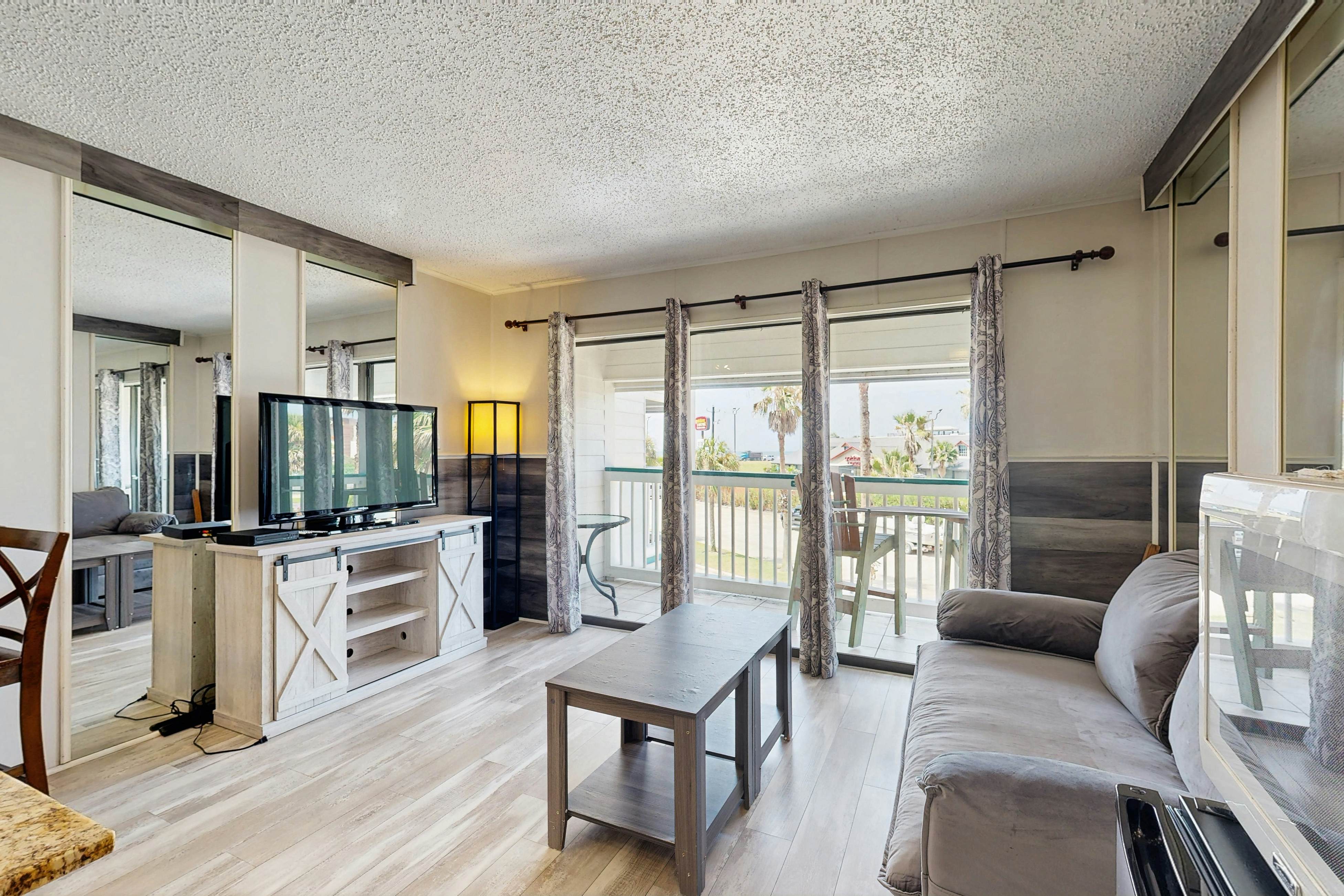 Casa Del Mar - Beachside Pleasure