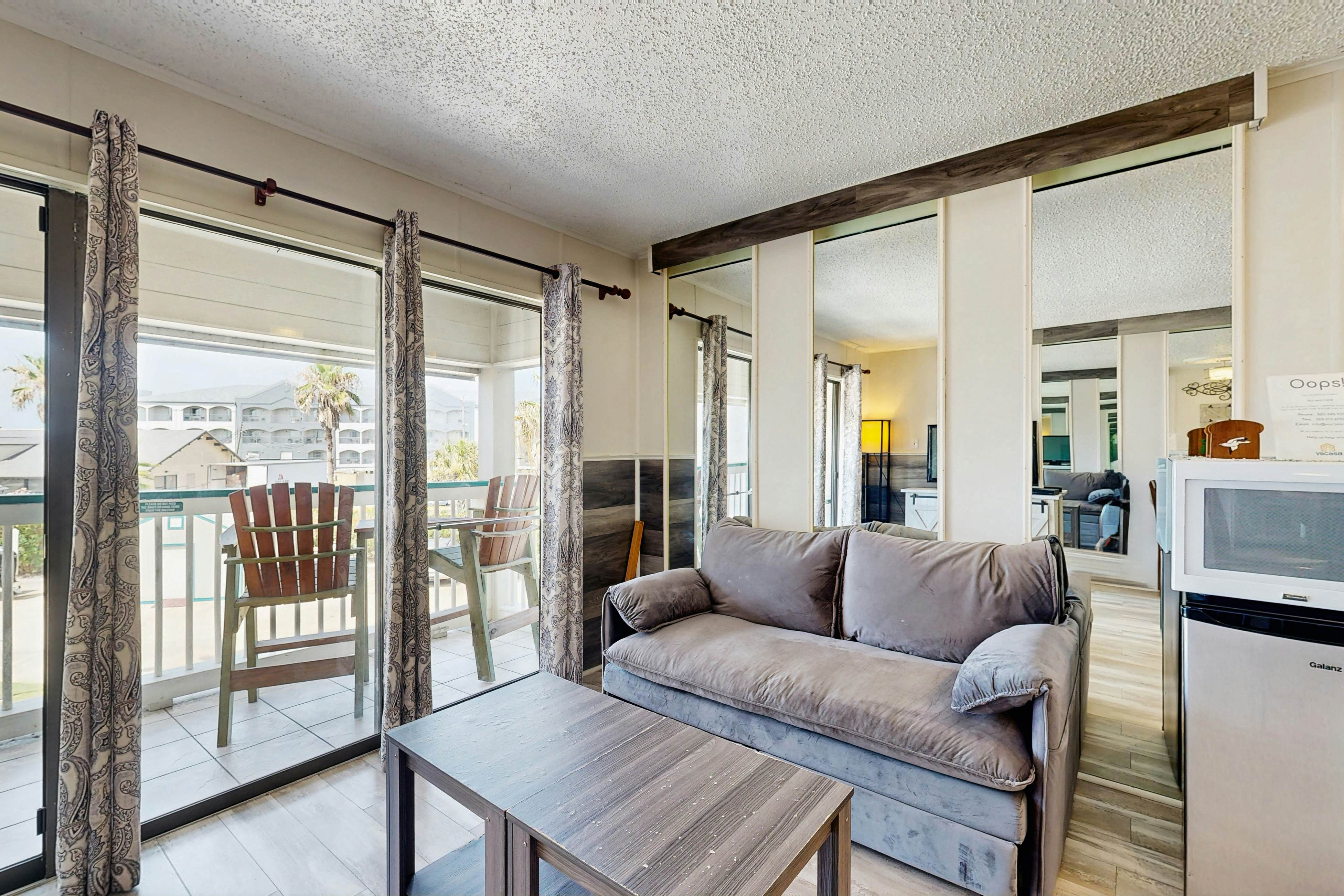 Casa Del Mar - Beachside Pleasure