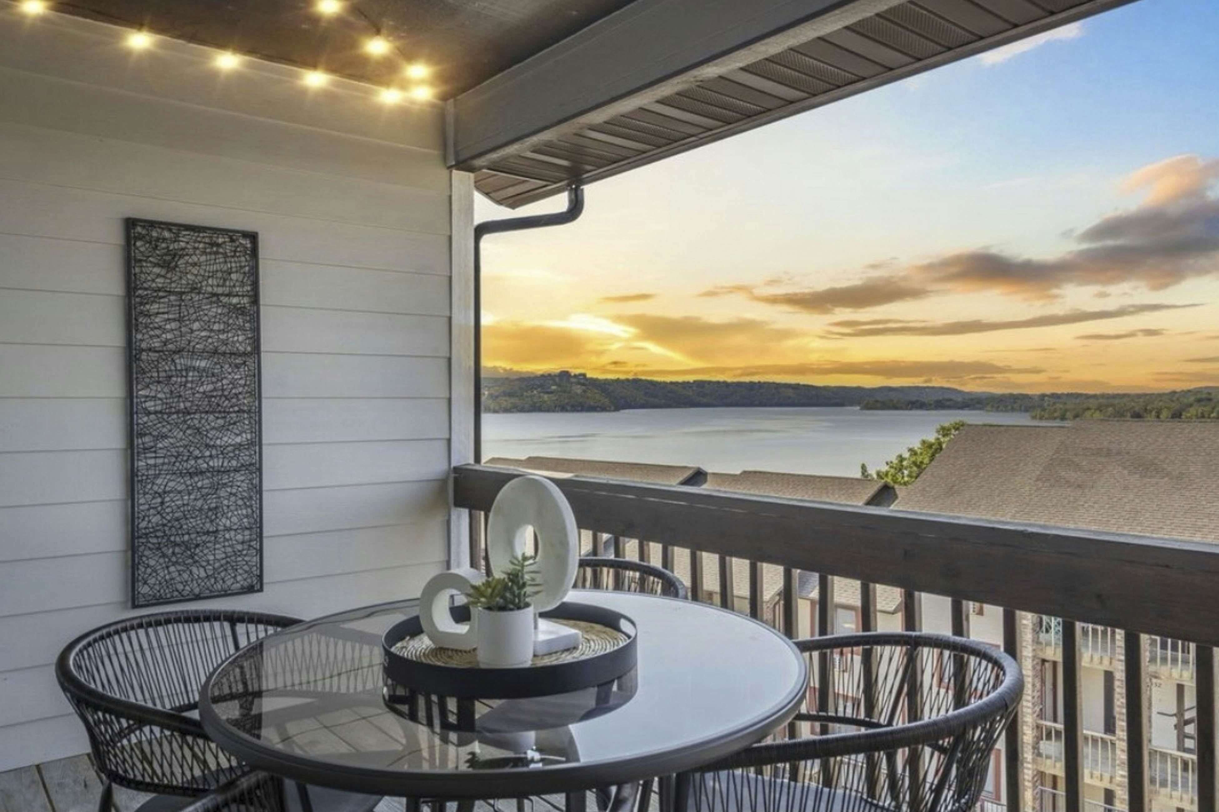 The Lookout at Kimberling Crossing