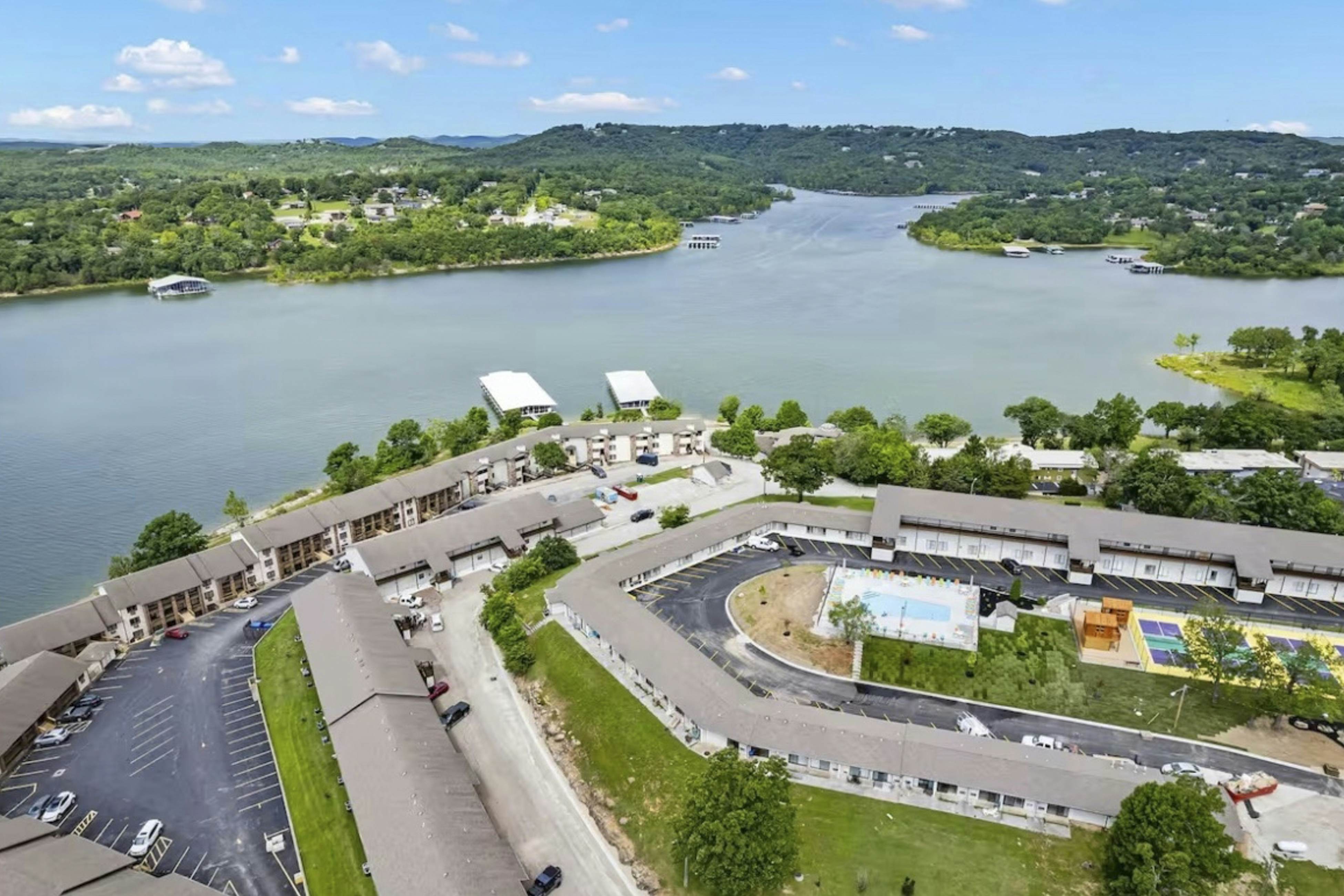 The Lookout at Kimberling Crossing