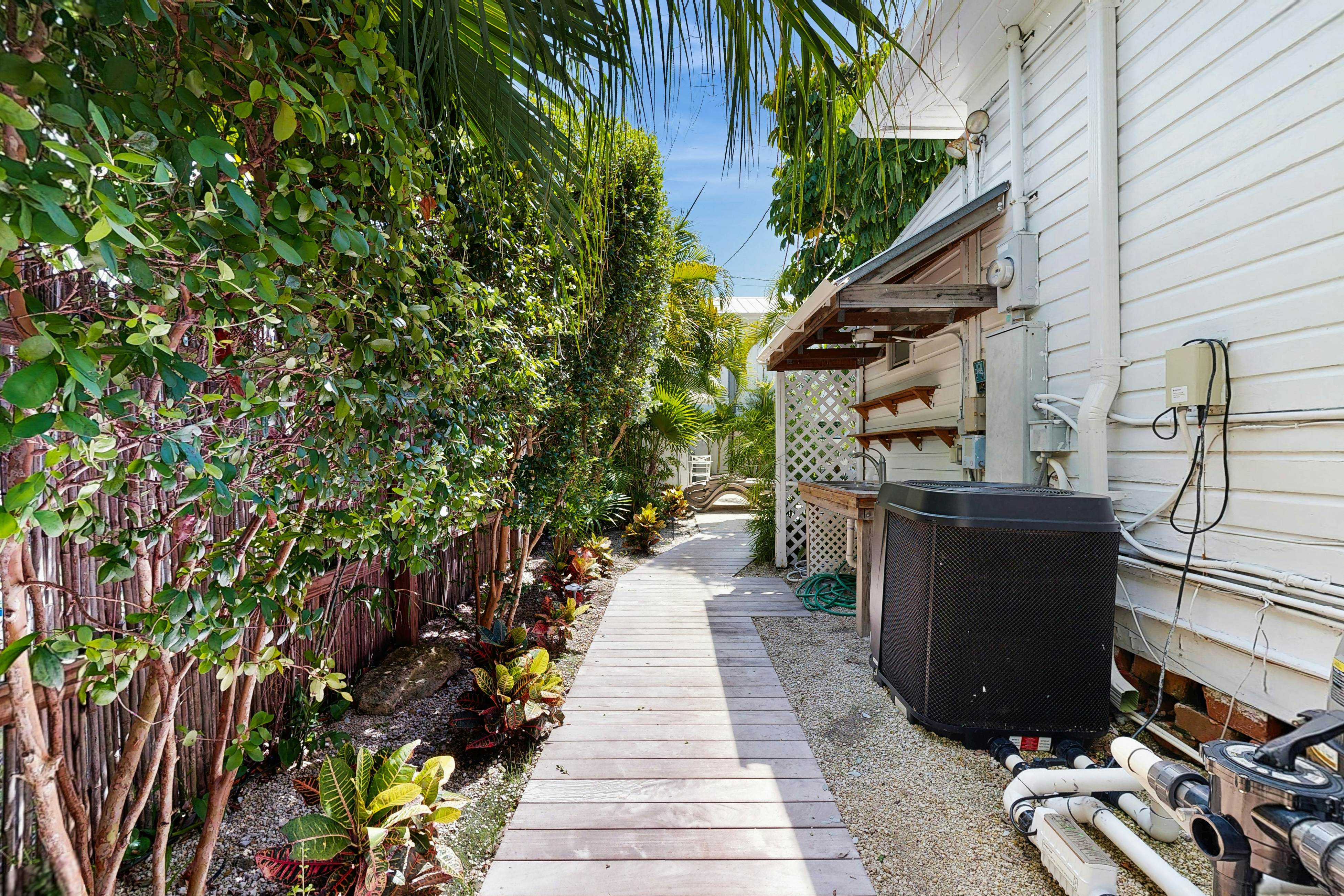 Papa's Hideaway #2 - The Sun Also Rises