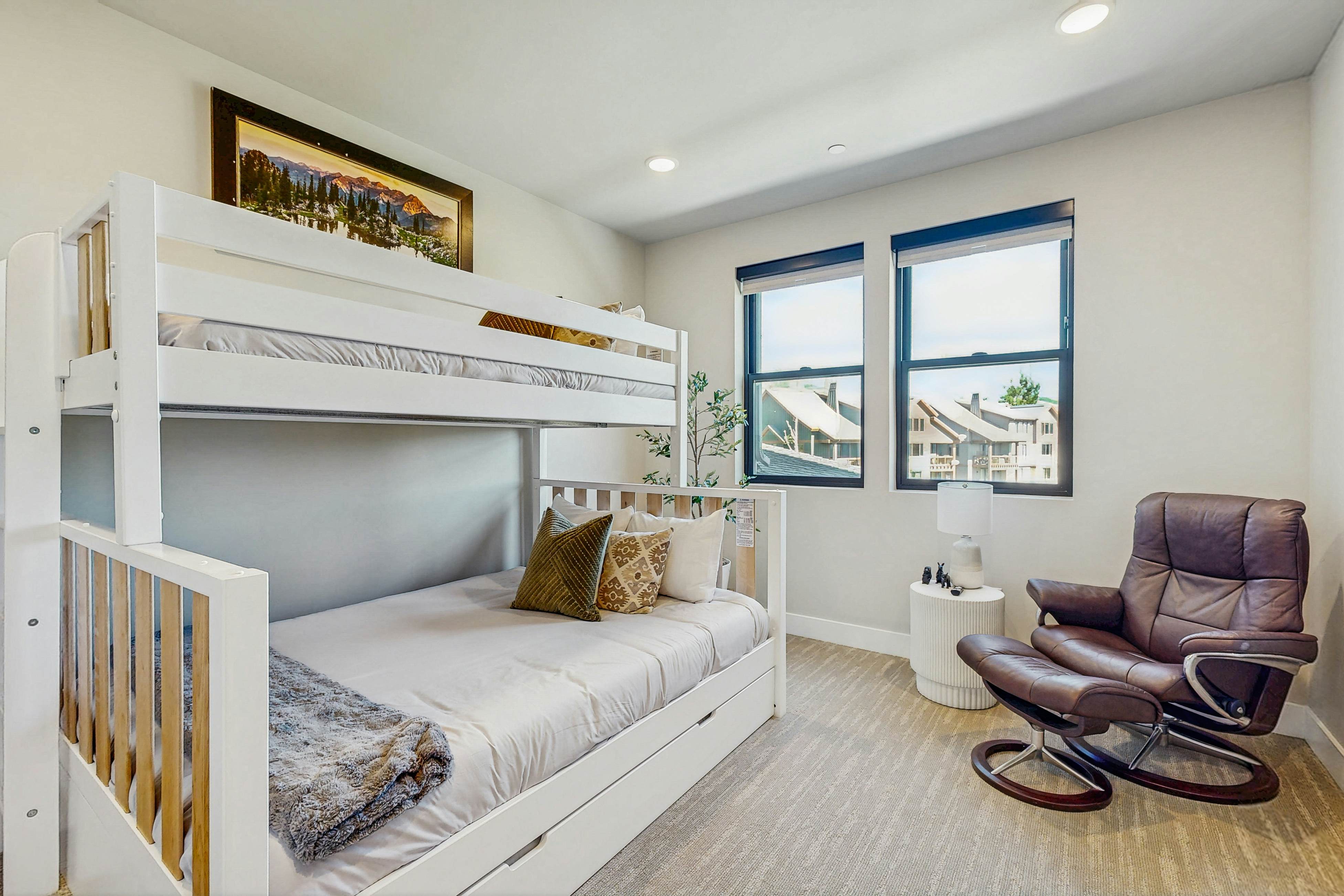 Mayflower Lakeside 201