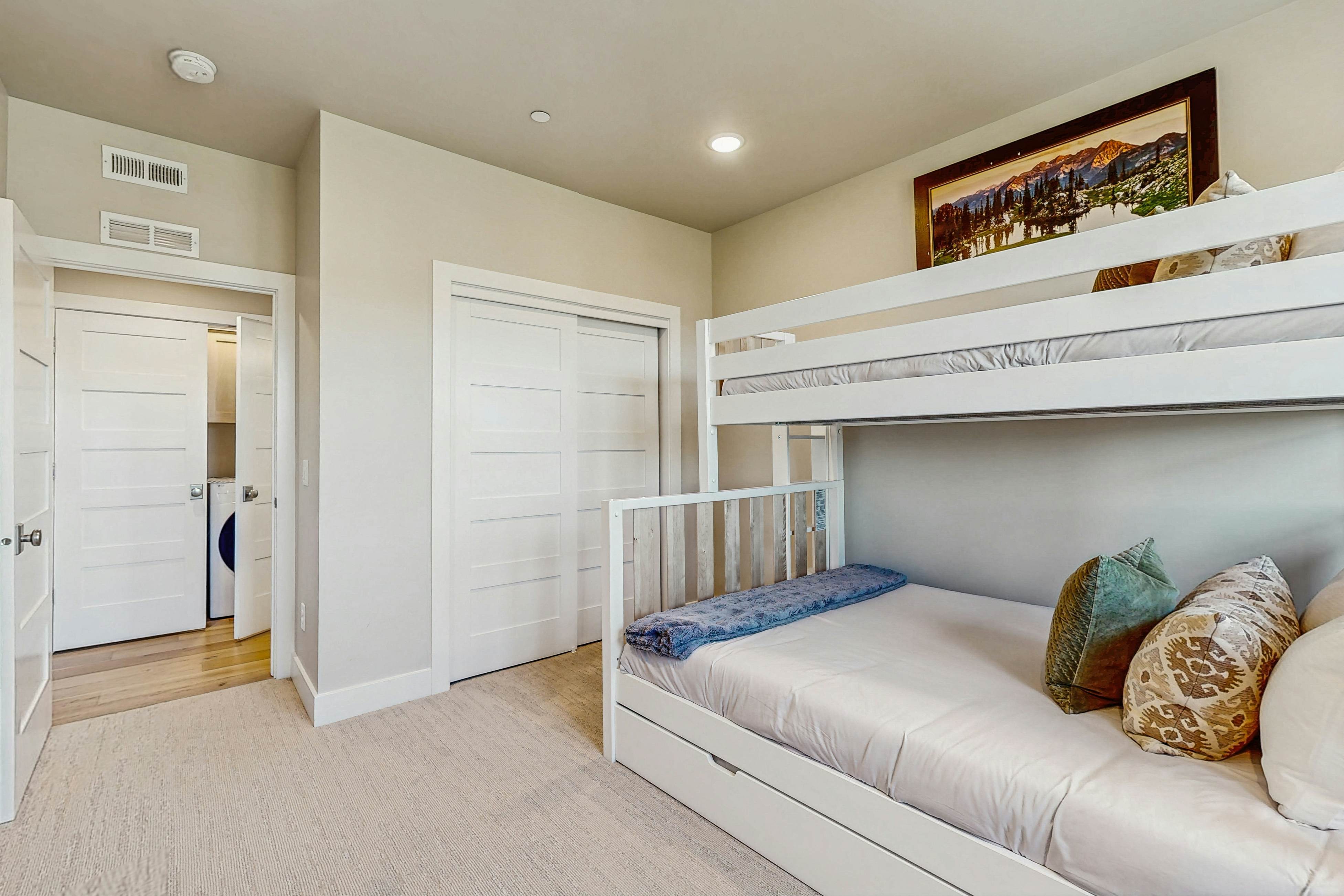 Mayflower Lakeside 201