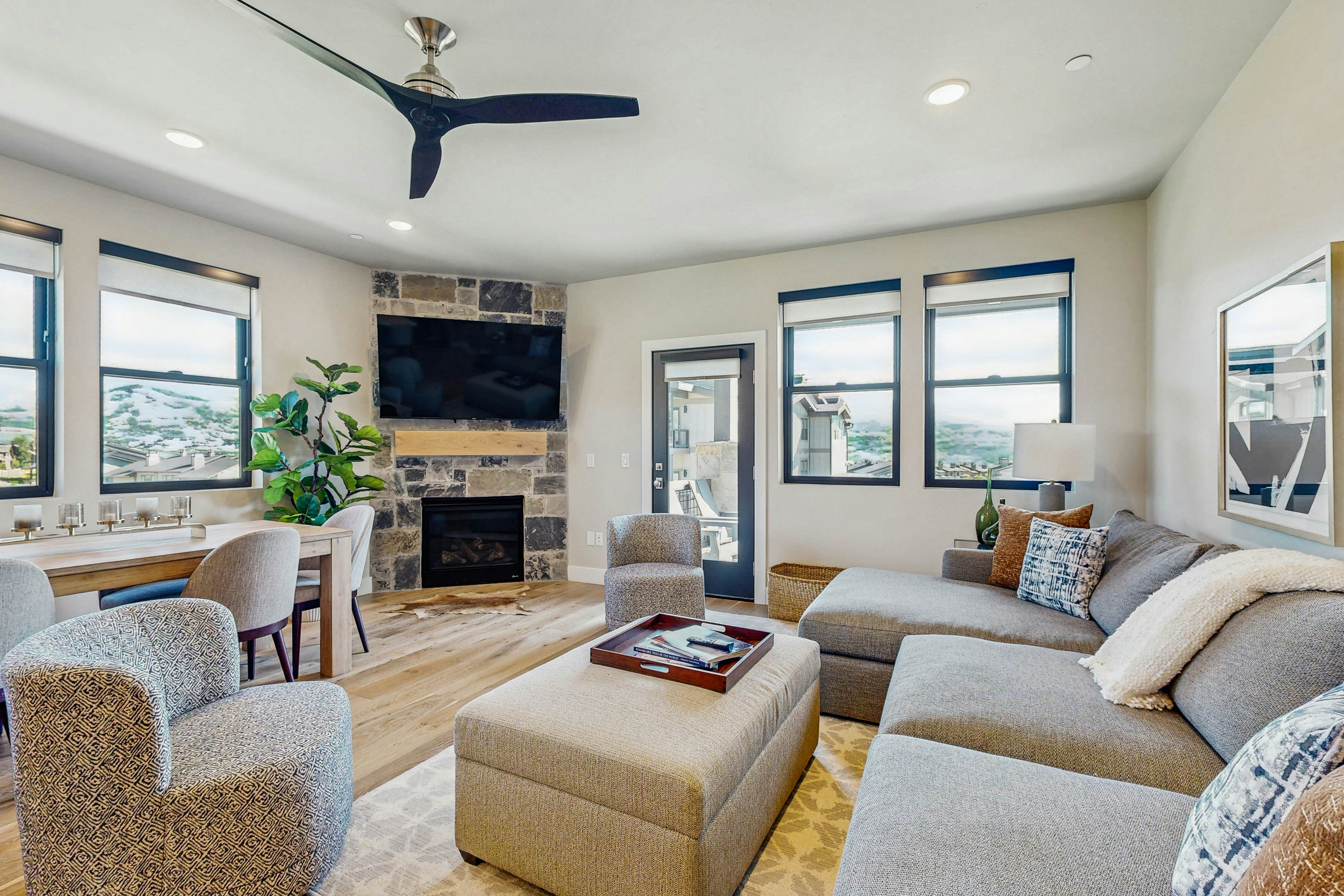 Mayflower Lakeside 201