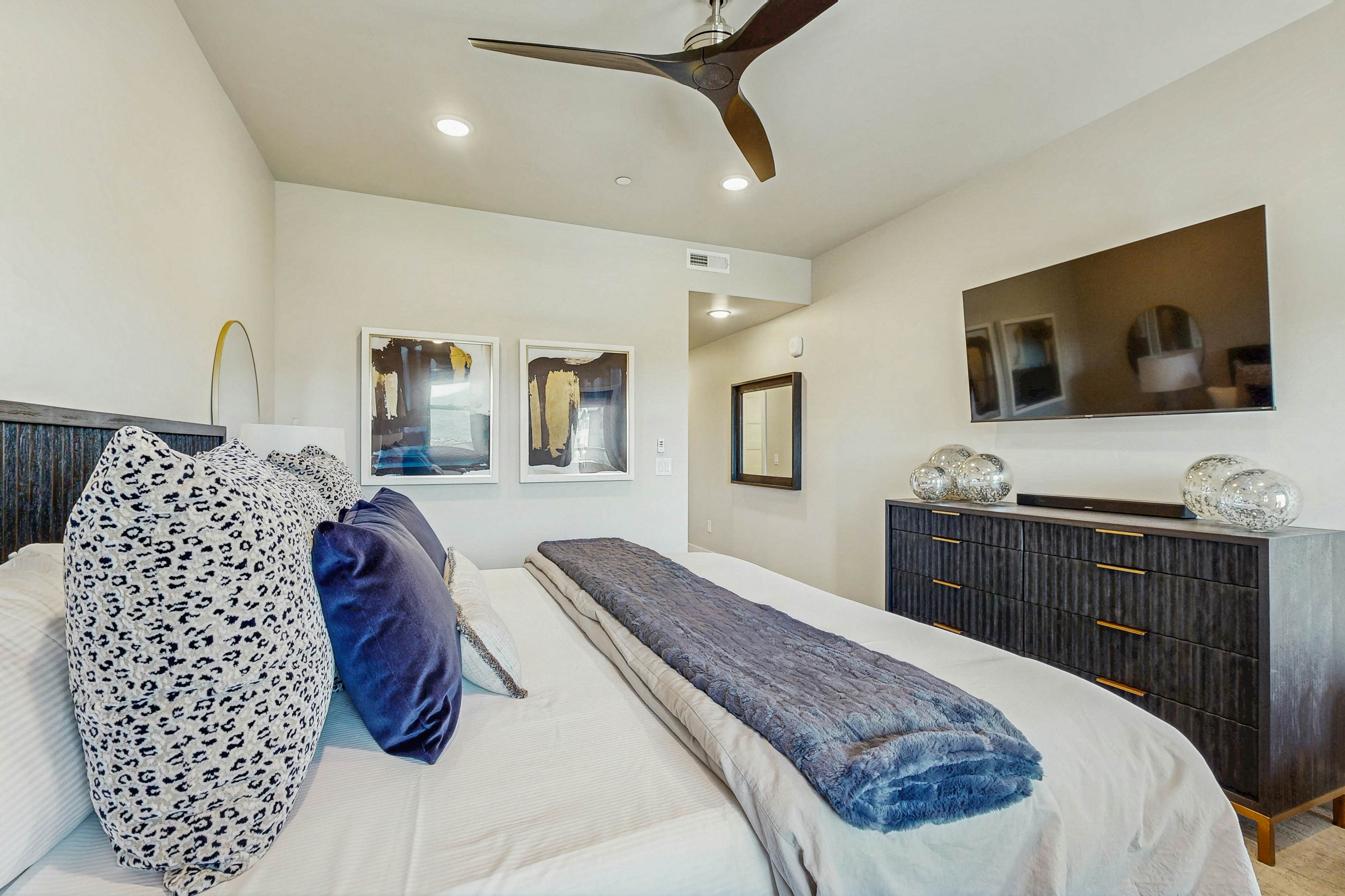 Mayflower Lakeside 201