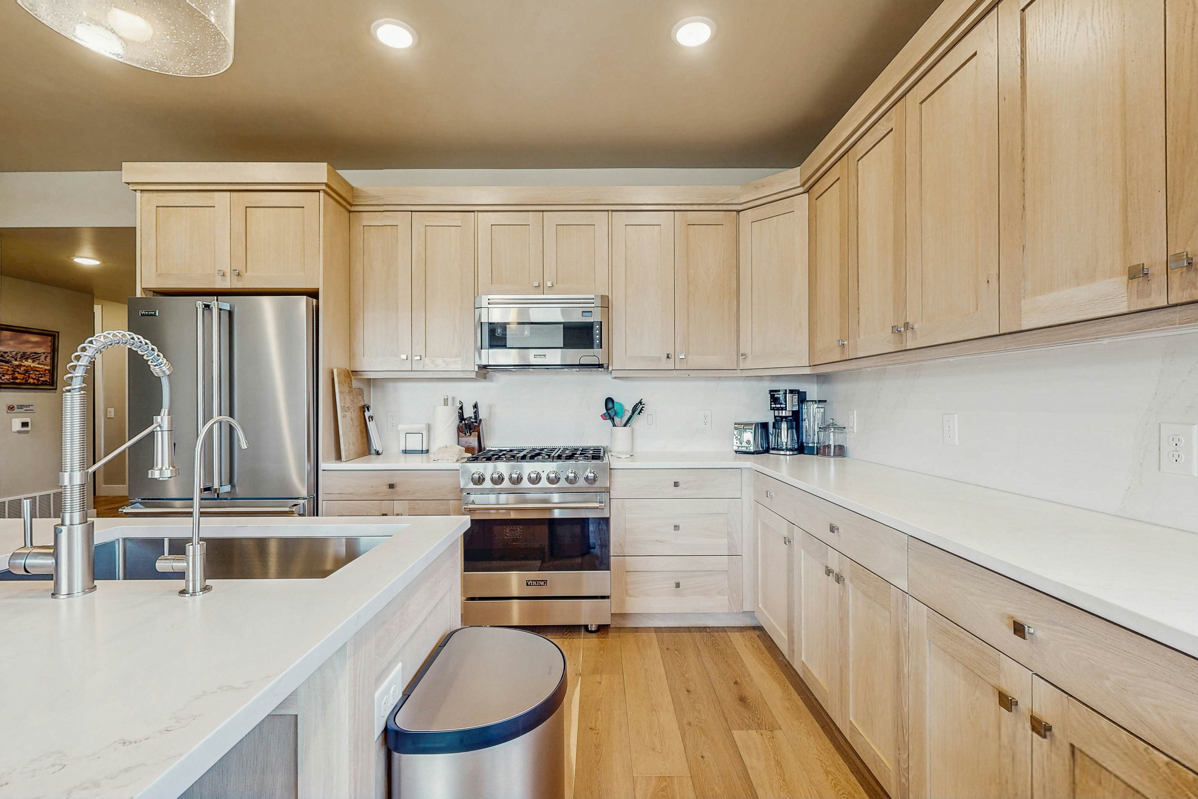 Mayflower Lakeside 201