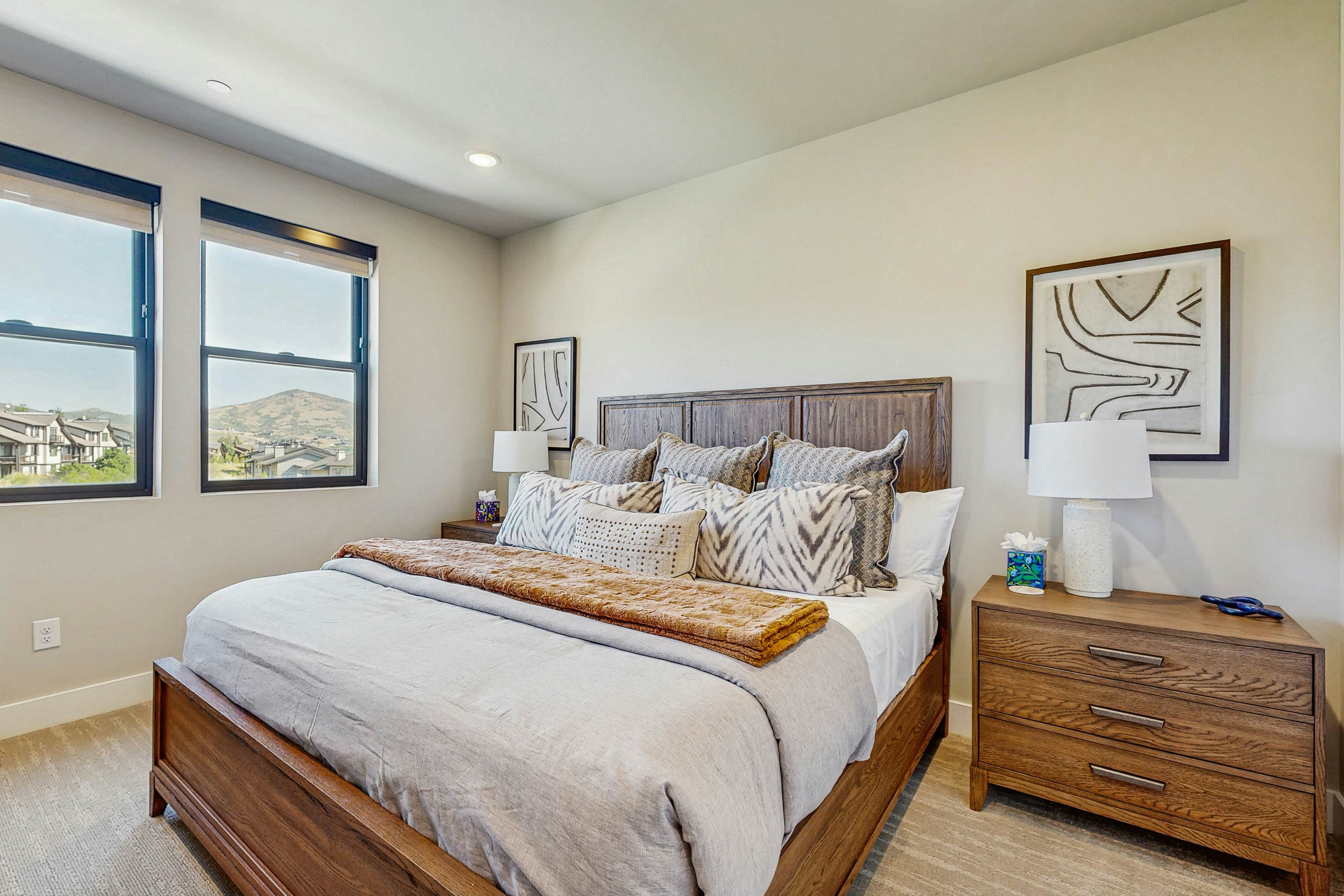 Mayflower Lakeside 201