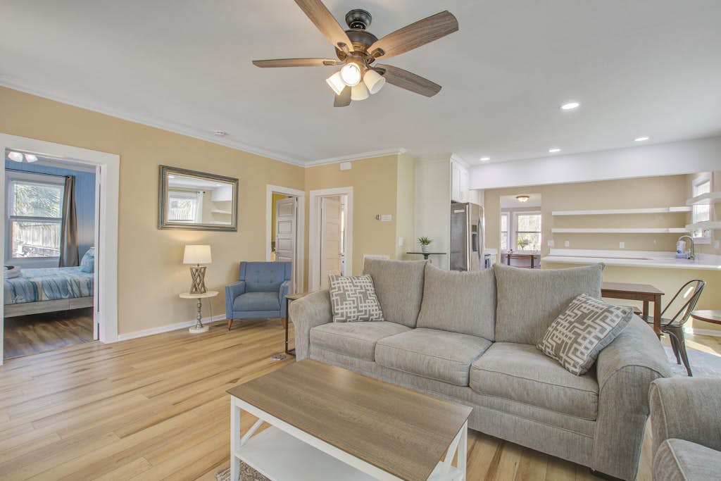 Charming home steps from beach with two full kitchens, deck, patio, WiFi & AC — Folly Beach, SC — vacation rental