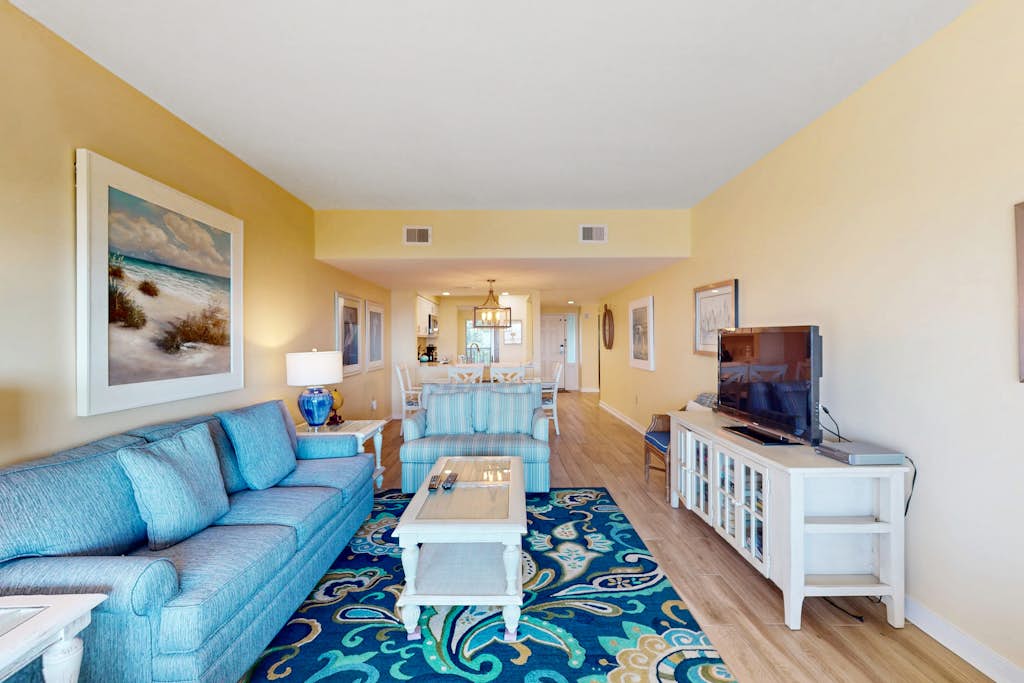 Ocean view condo w/ shared pool - steps to beach Near shopping, golf & more — Hilton Head, SC — vacation rental