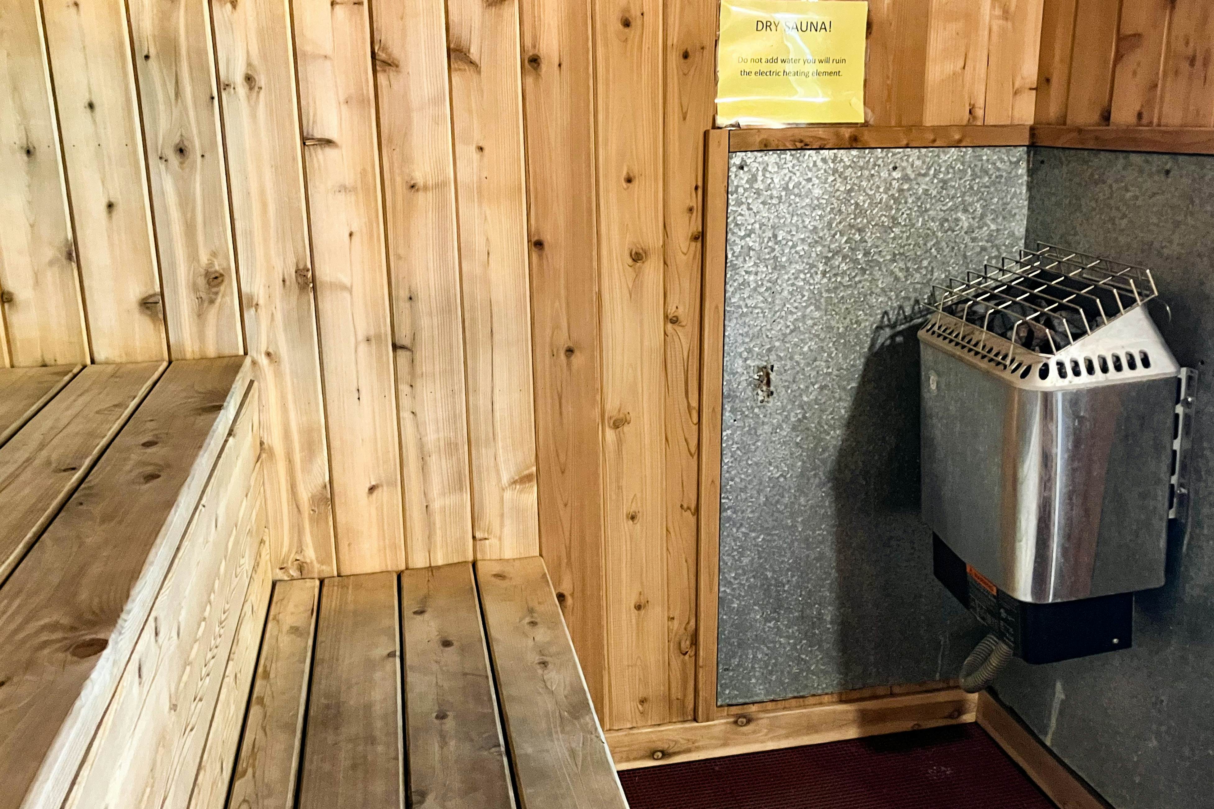 Mammoth Ski & Racquet 131 N