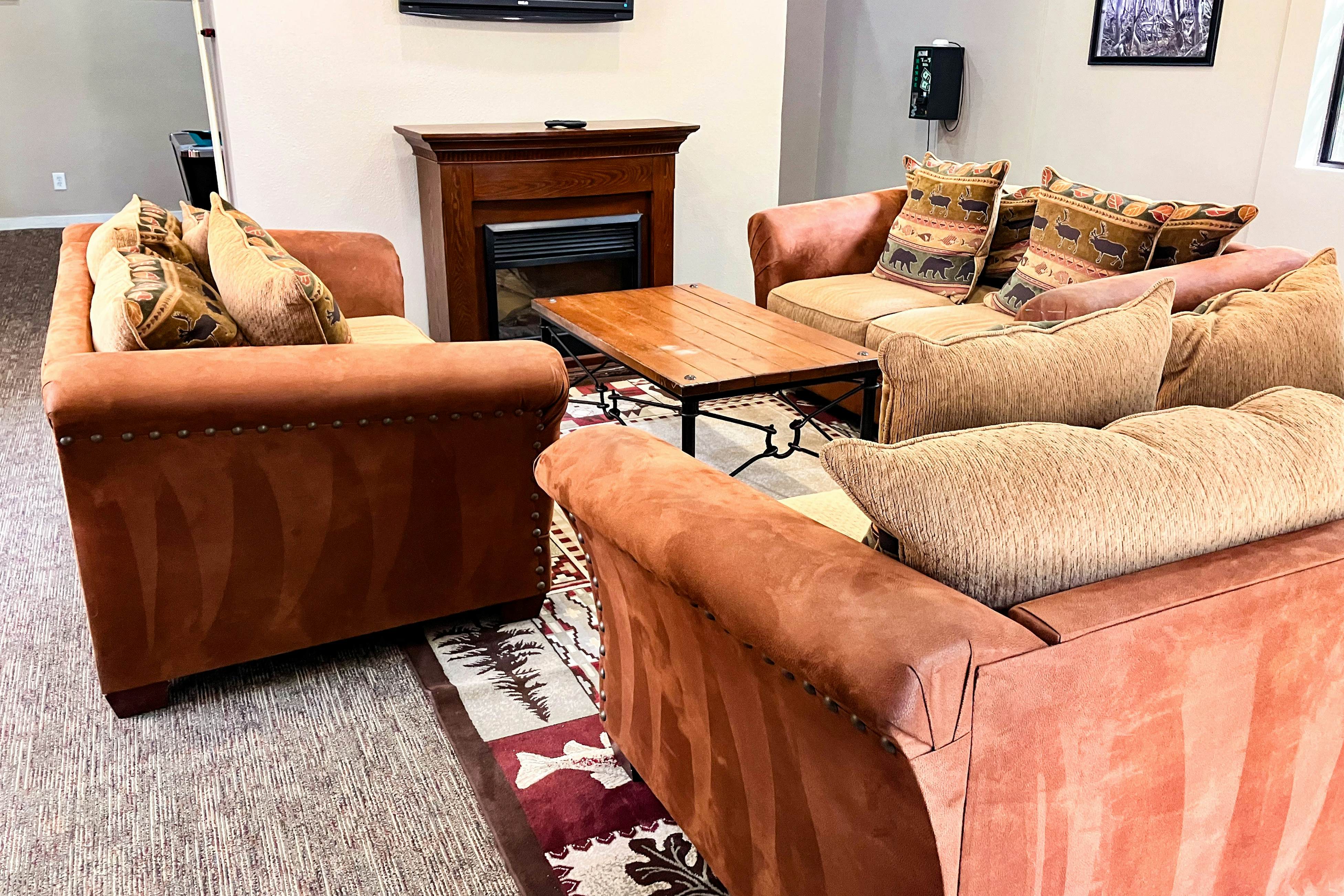 Mammoth Ski & Racquet 131 N