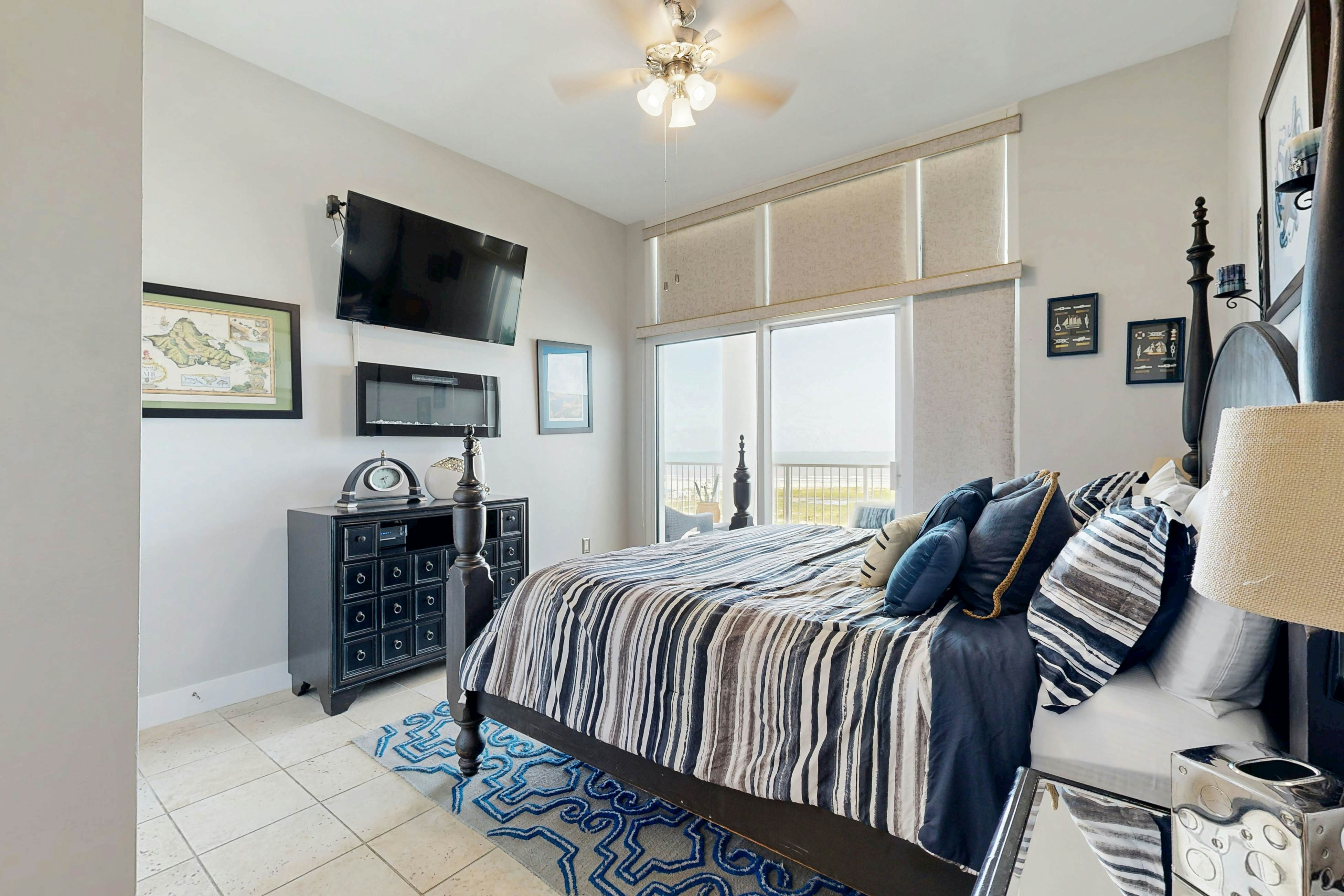 Emerald by the Sea #711