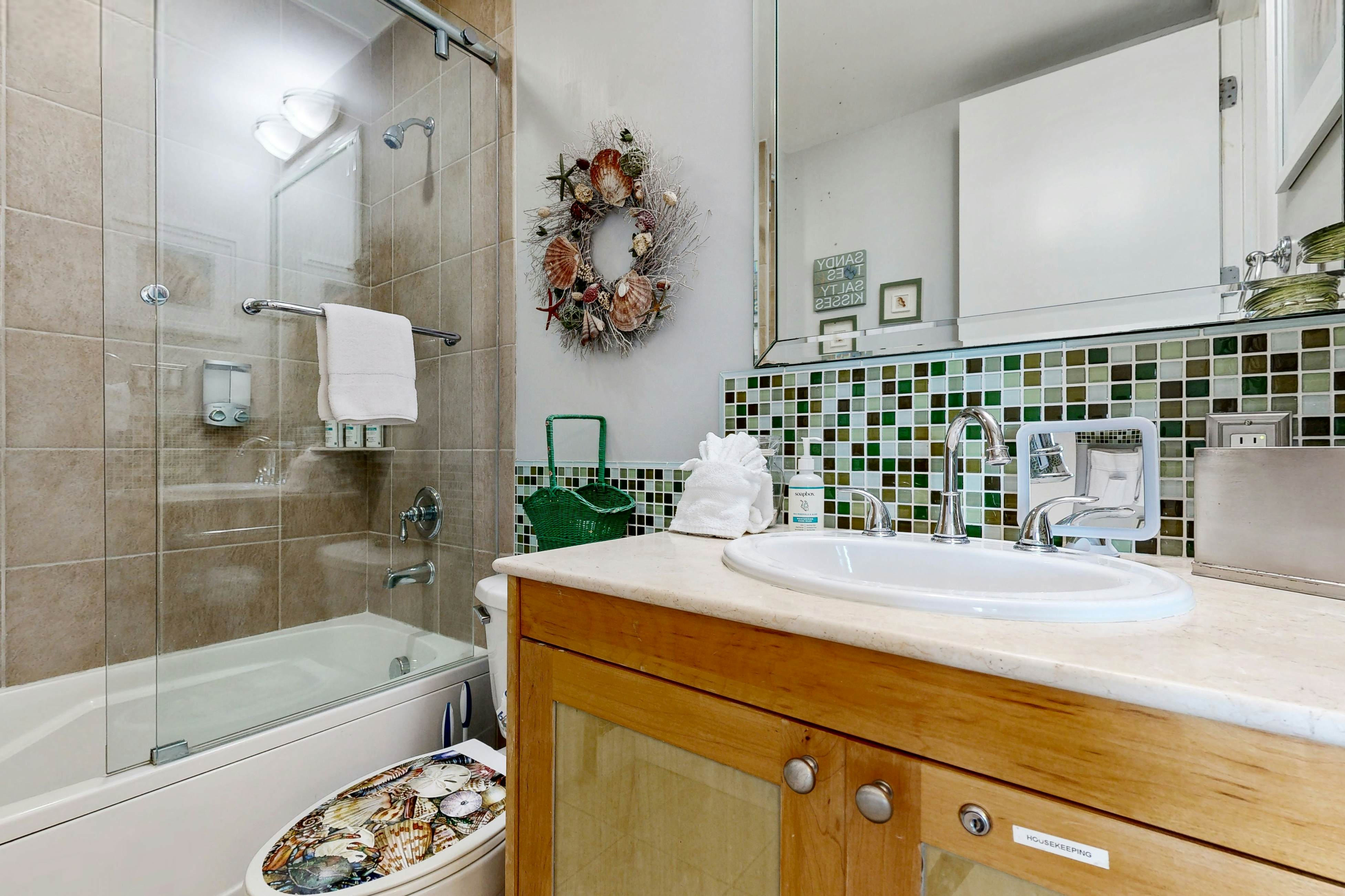 Emerald by the Sea #711