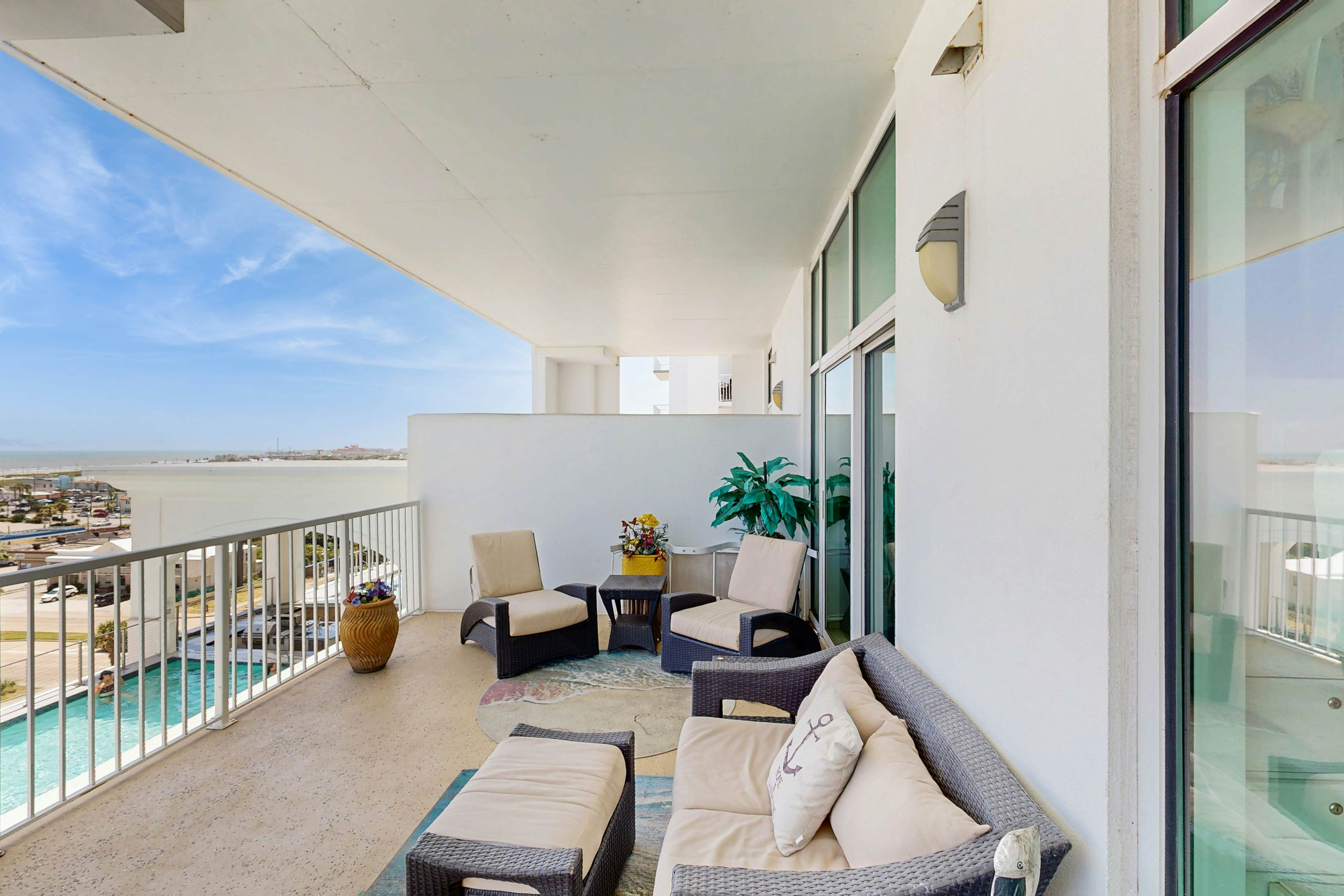 Emerald by the Sea #711