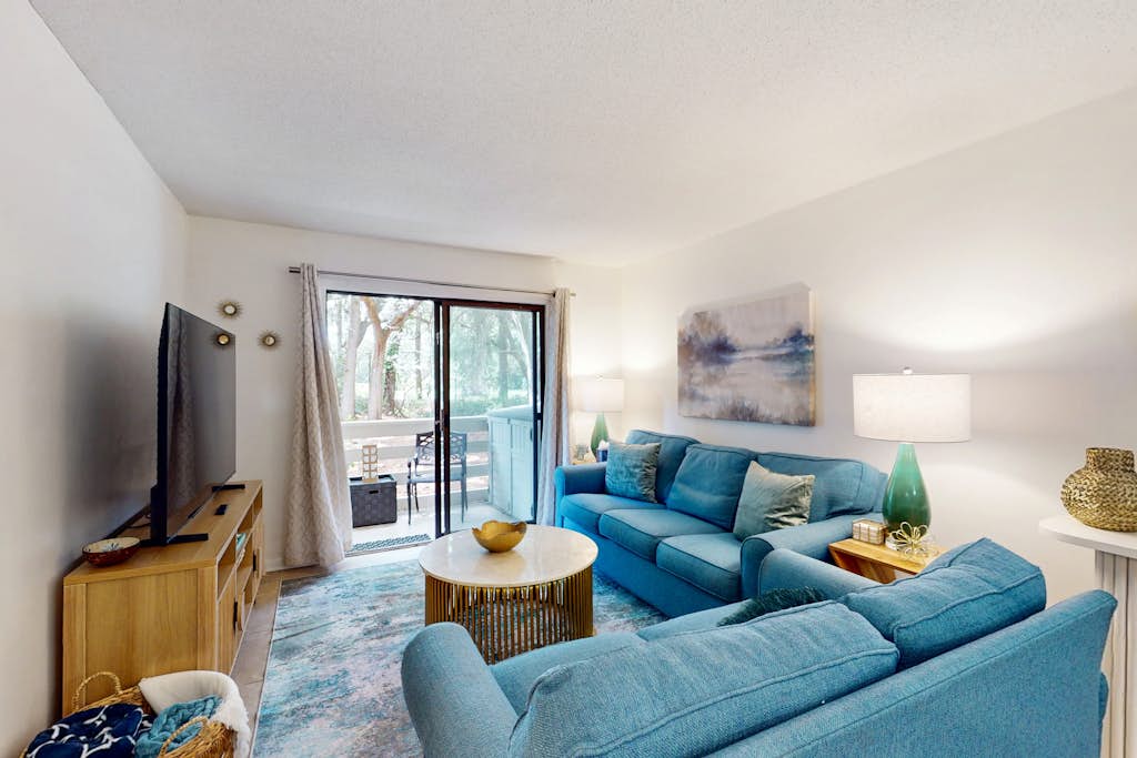 Adorable 1st Floor Condo- On-site pool, tennis, pickle-ball, near beach — Hilton Head, SC — vacation rental