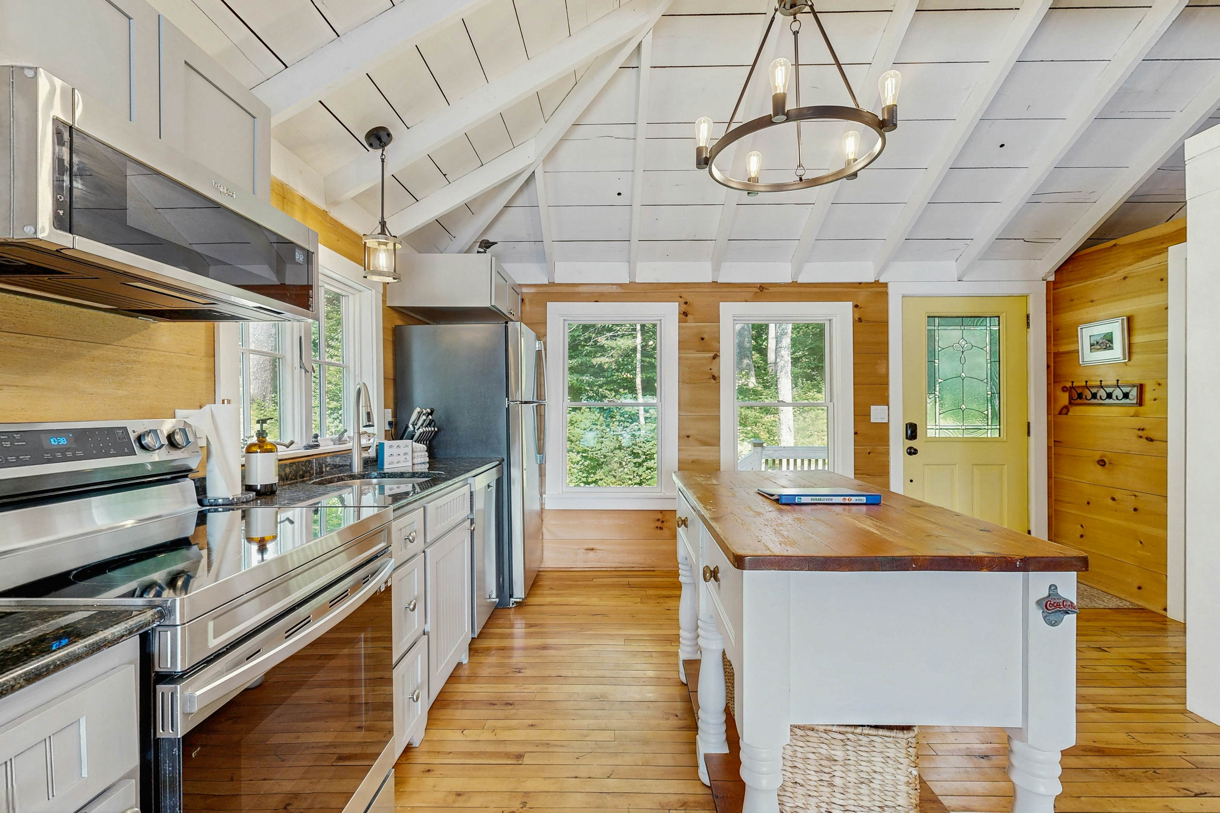 Crawford Lakeside Escape