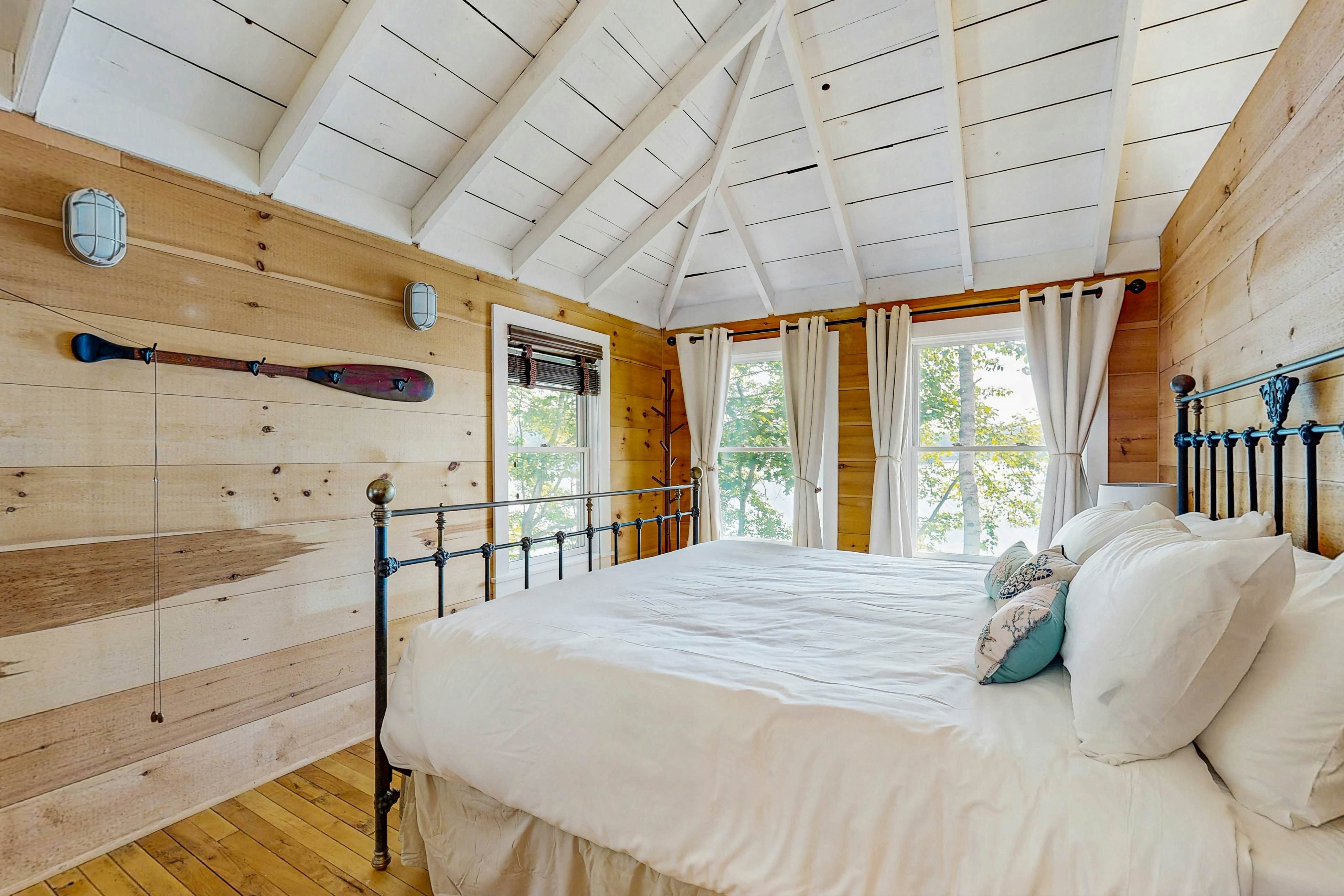 Crawford Lakeside Escape