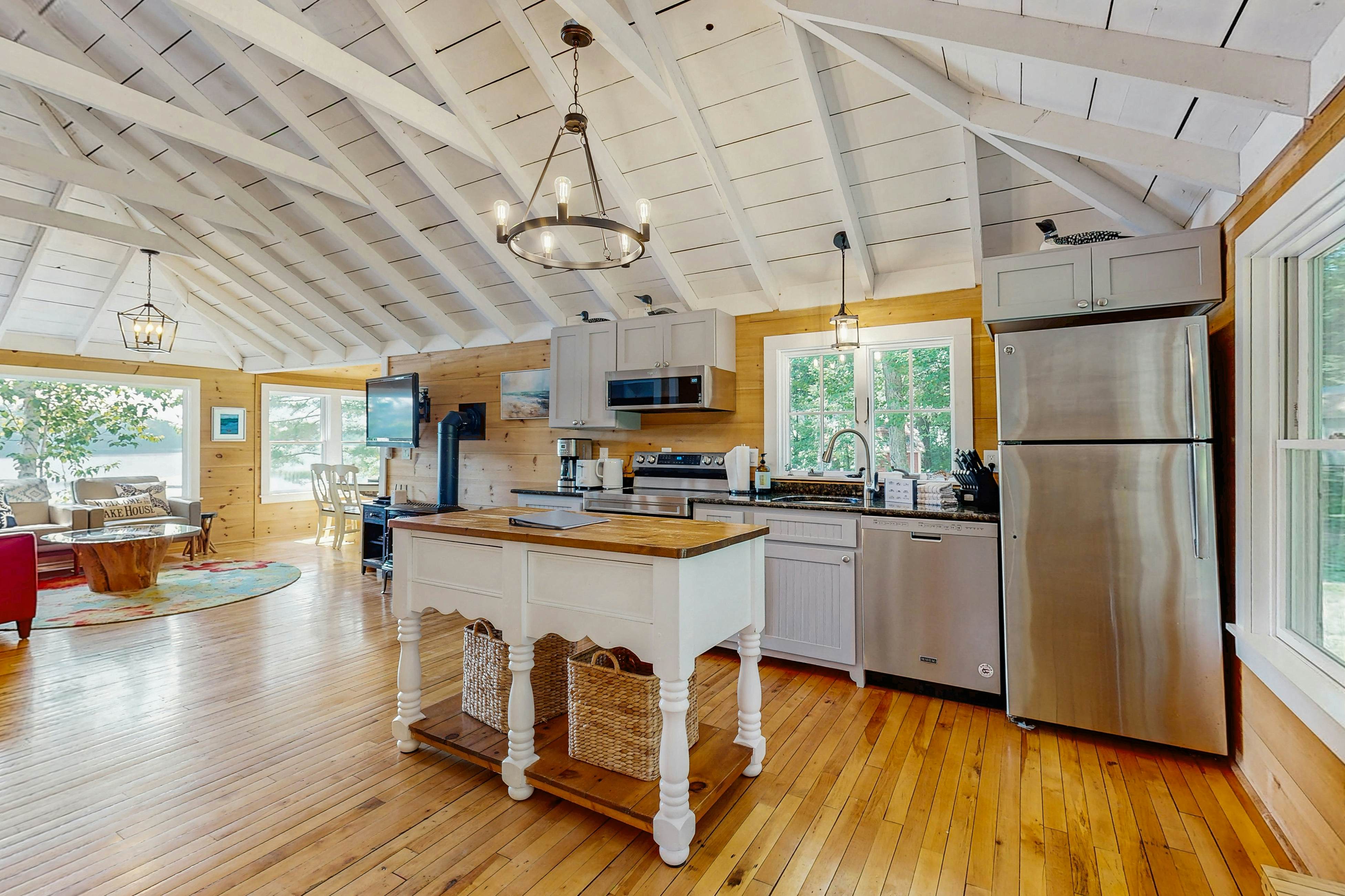 Crawford Lakeside Escape