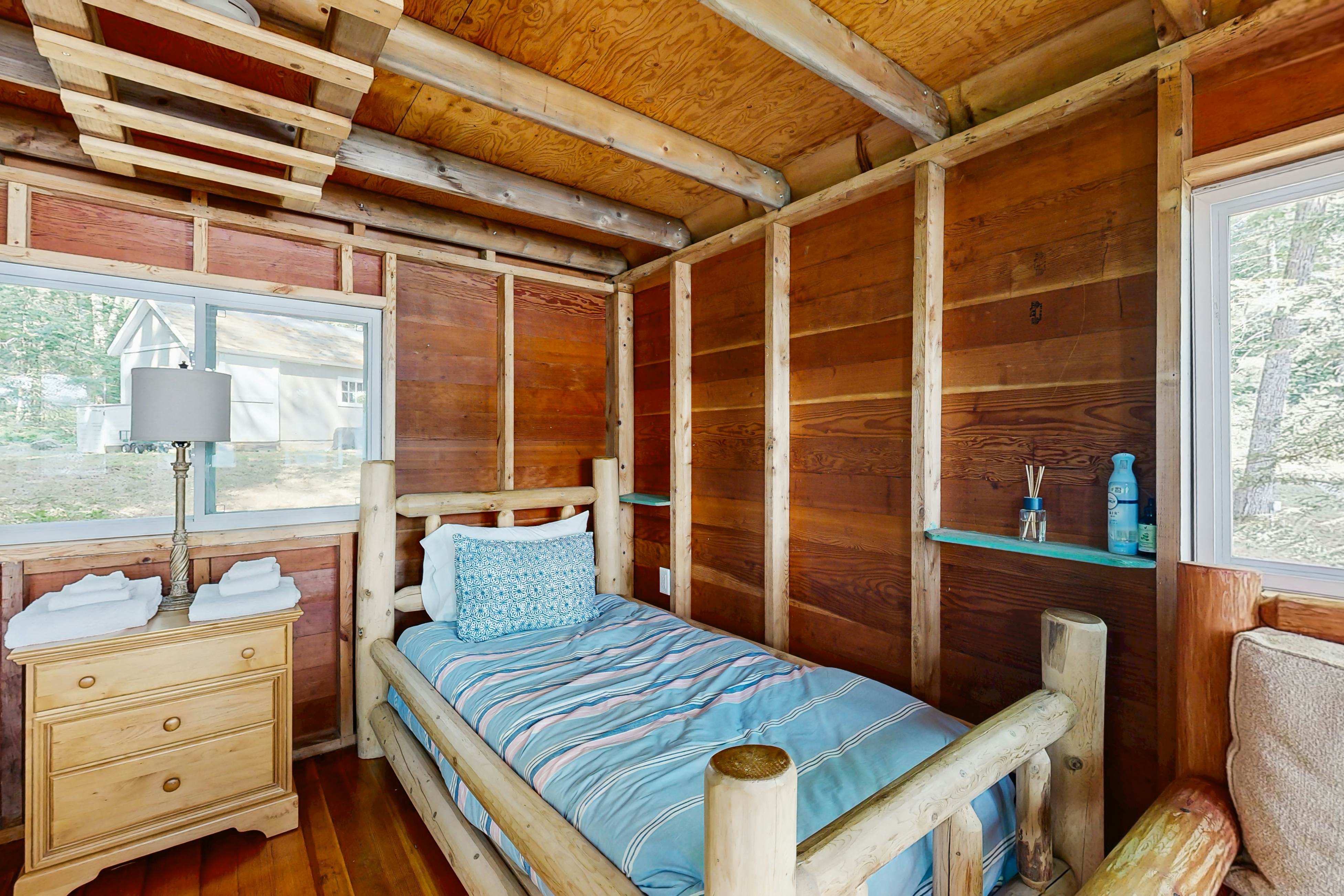 Crawford Lakeside Escape