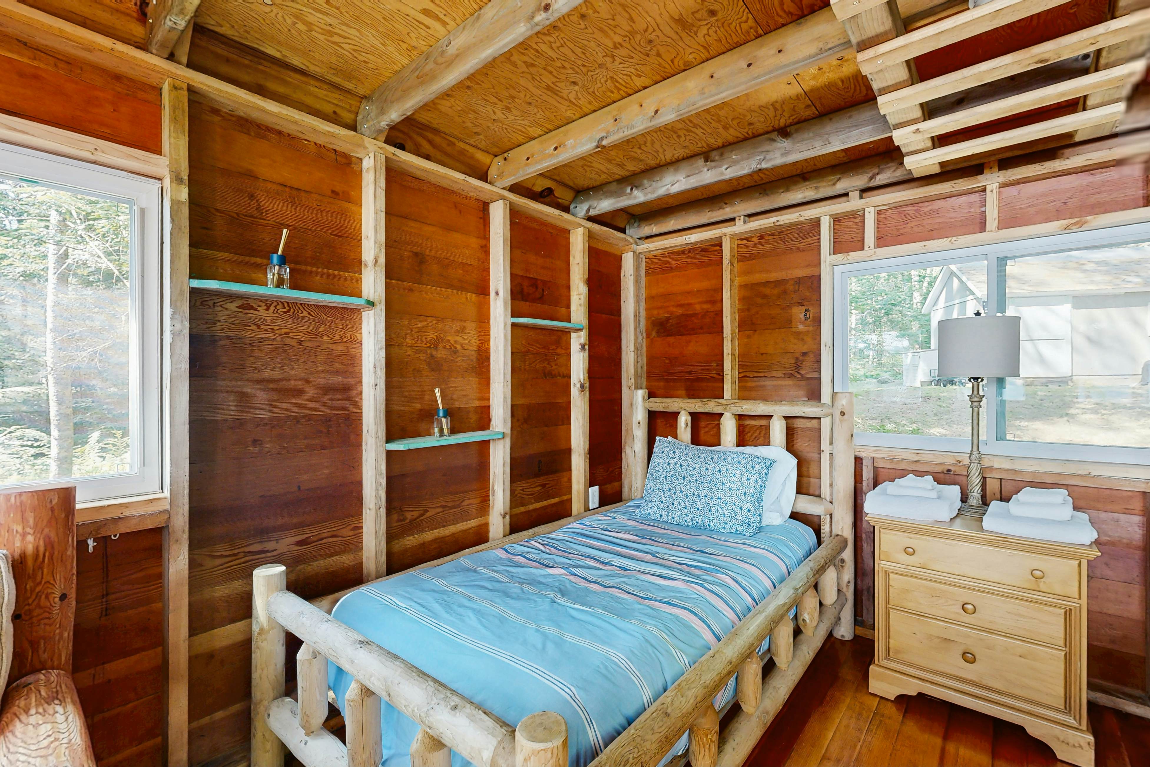 Crawford Lakeside Escape