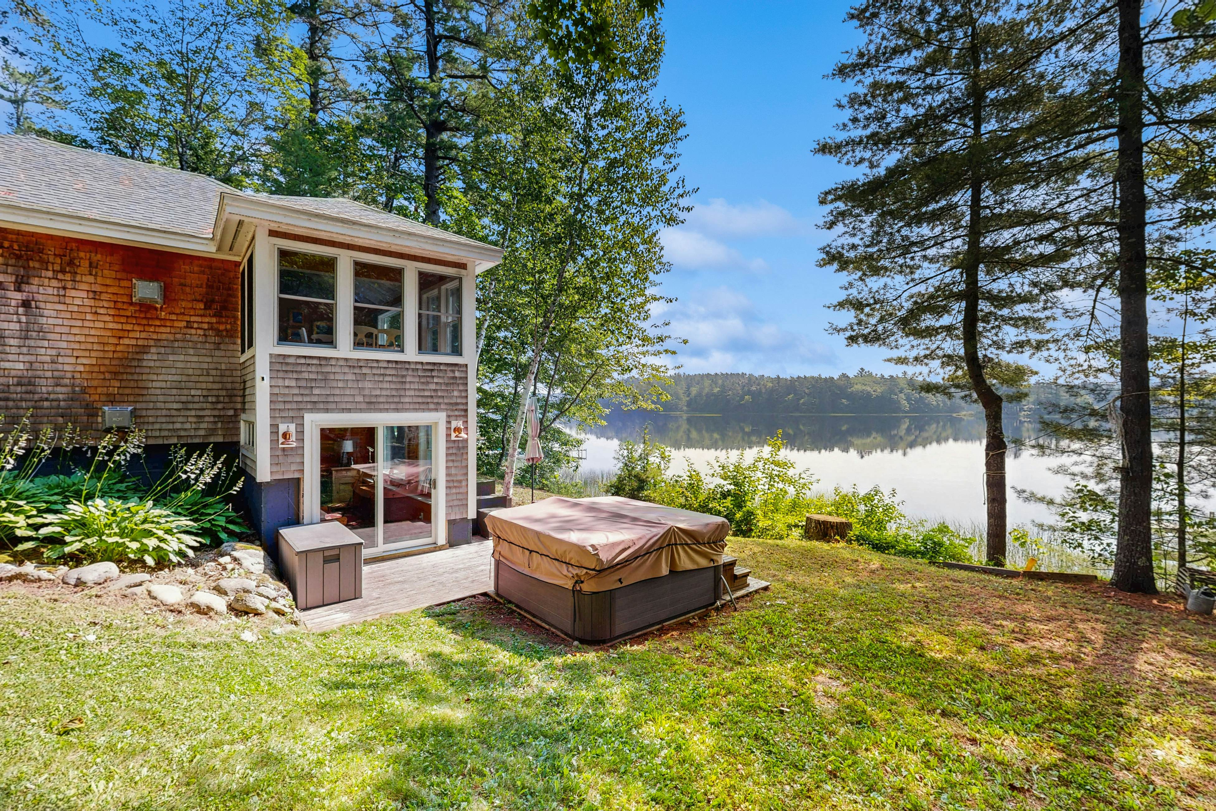 Crawford Lakeside Escape