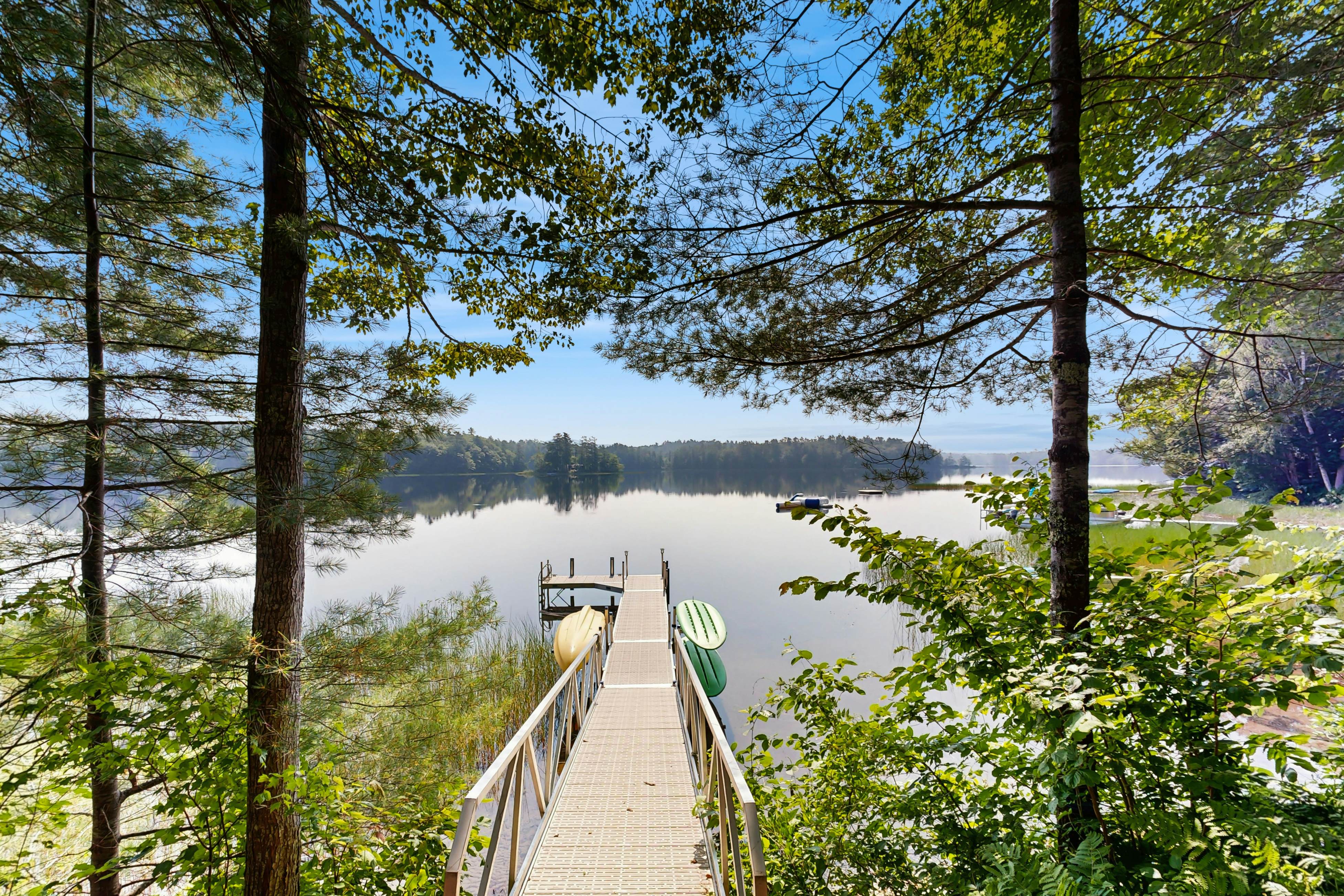 Crawford Lakeside Escape