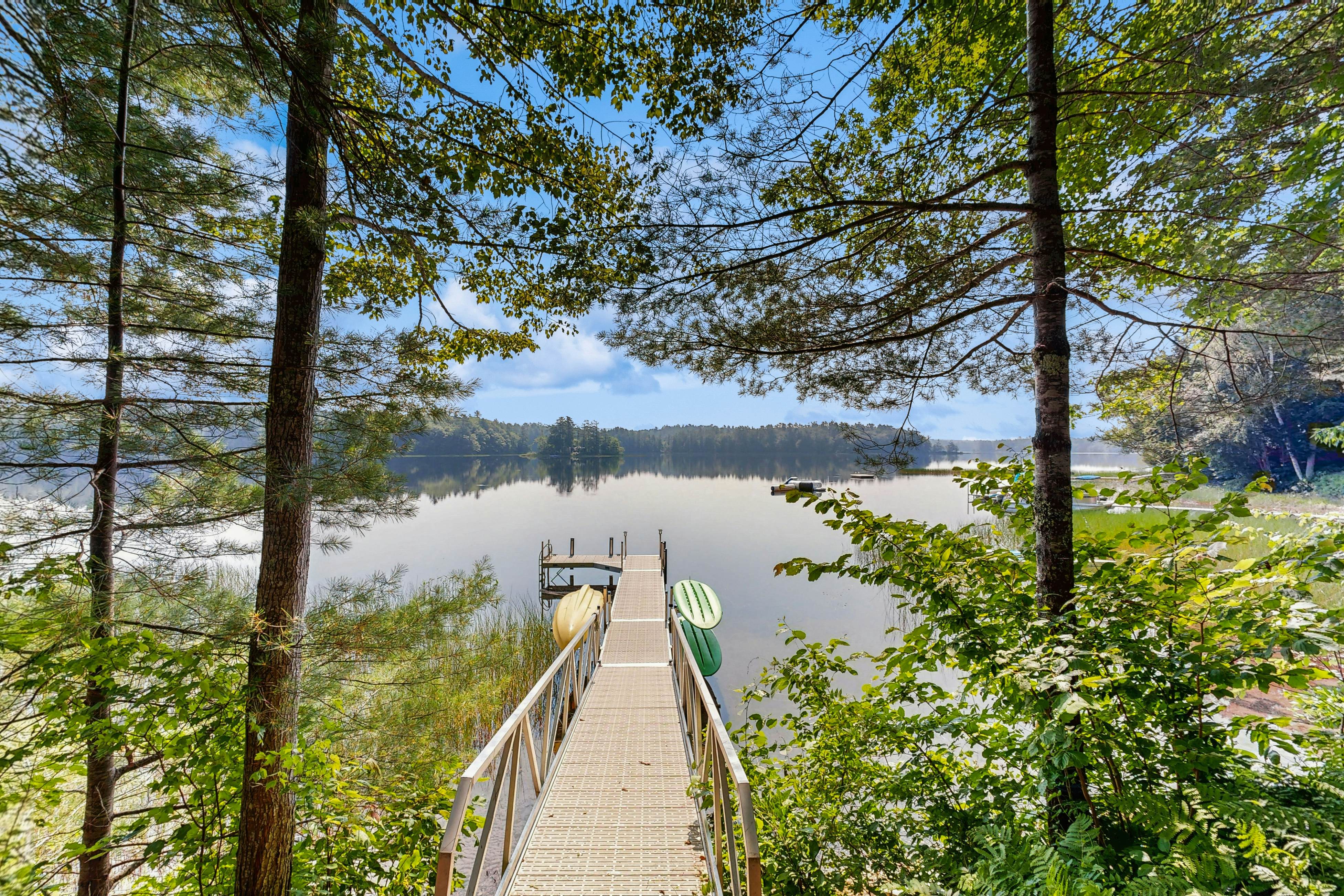 Crawford Lakeside Escape