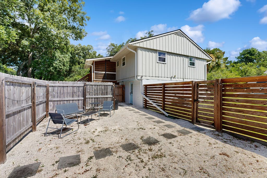 Cozy West Ashley Apartment- Close to shopping and Downtown Charleston — Charleston, SC — vacation rental