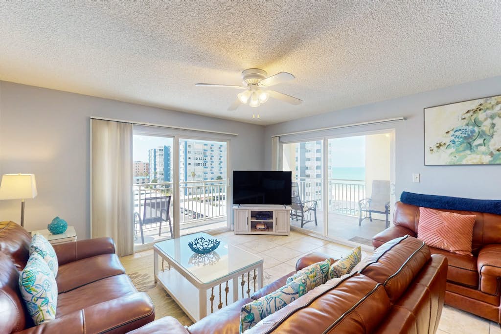 Gulf front with heated pool hot tub and direct beach access with WIFI and AC — Redington Shores, FL — vacation rental