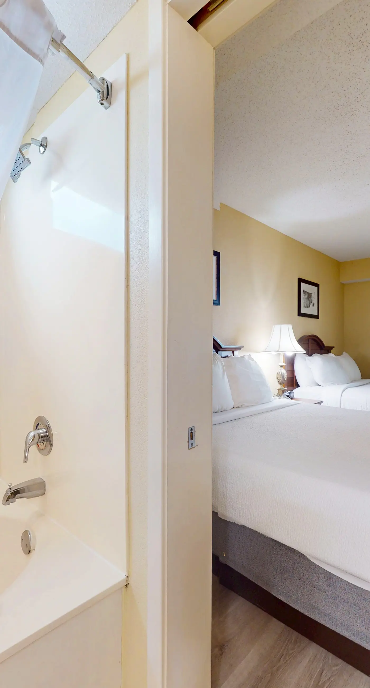 Carolinian Beach Resort 0636