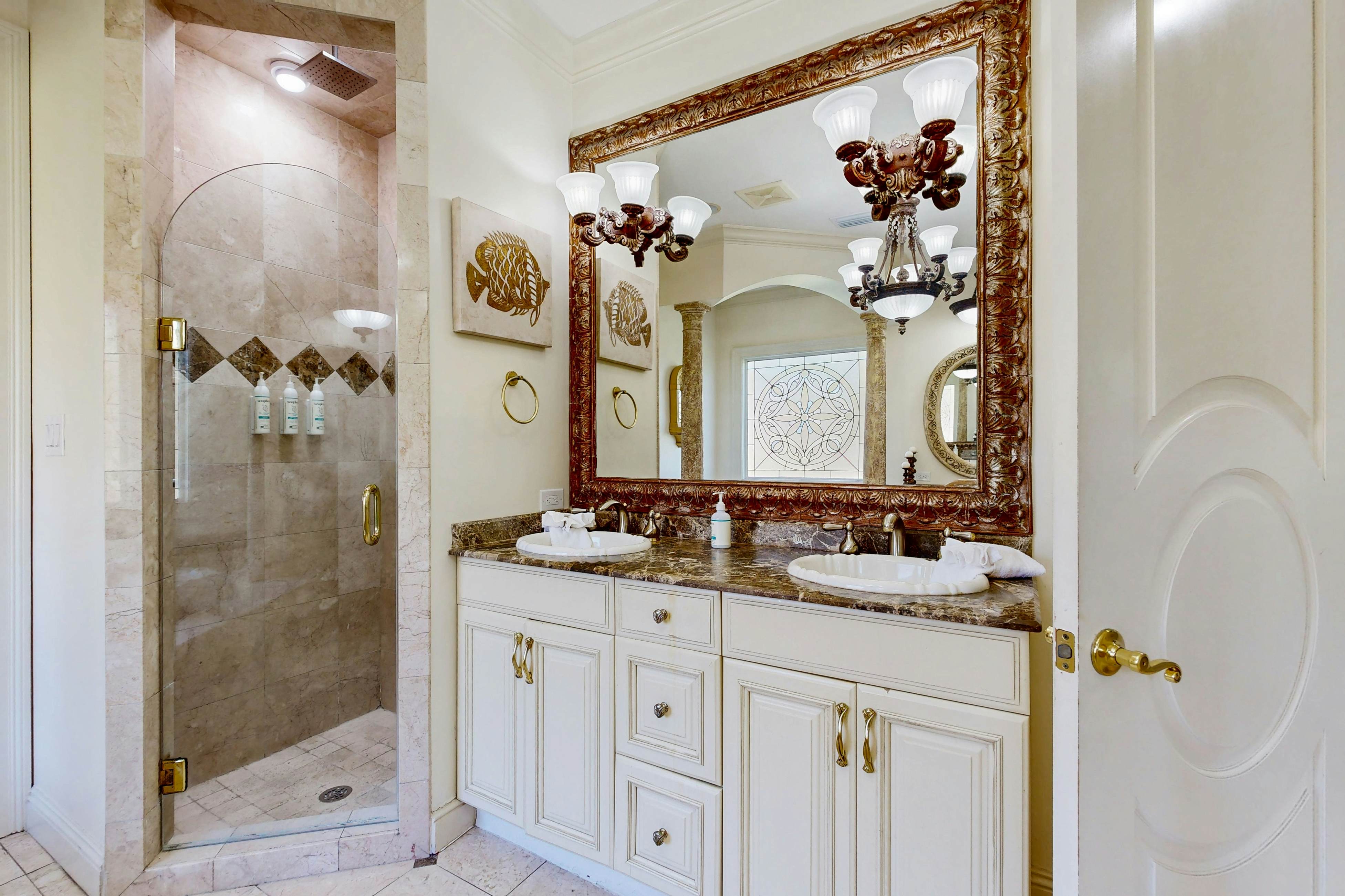 Destiny West - Casa Isla Paraiso