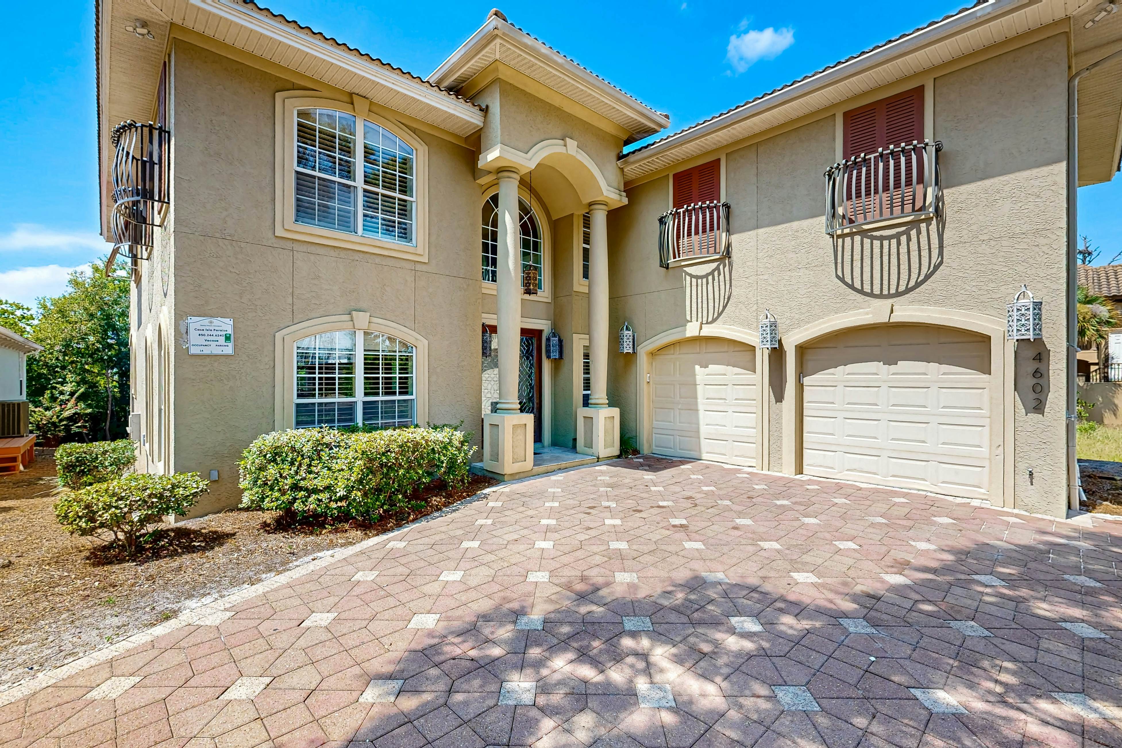 Destiny West - Casa Isla Paraiso