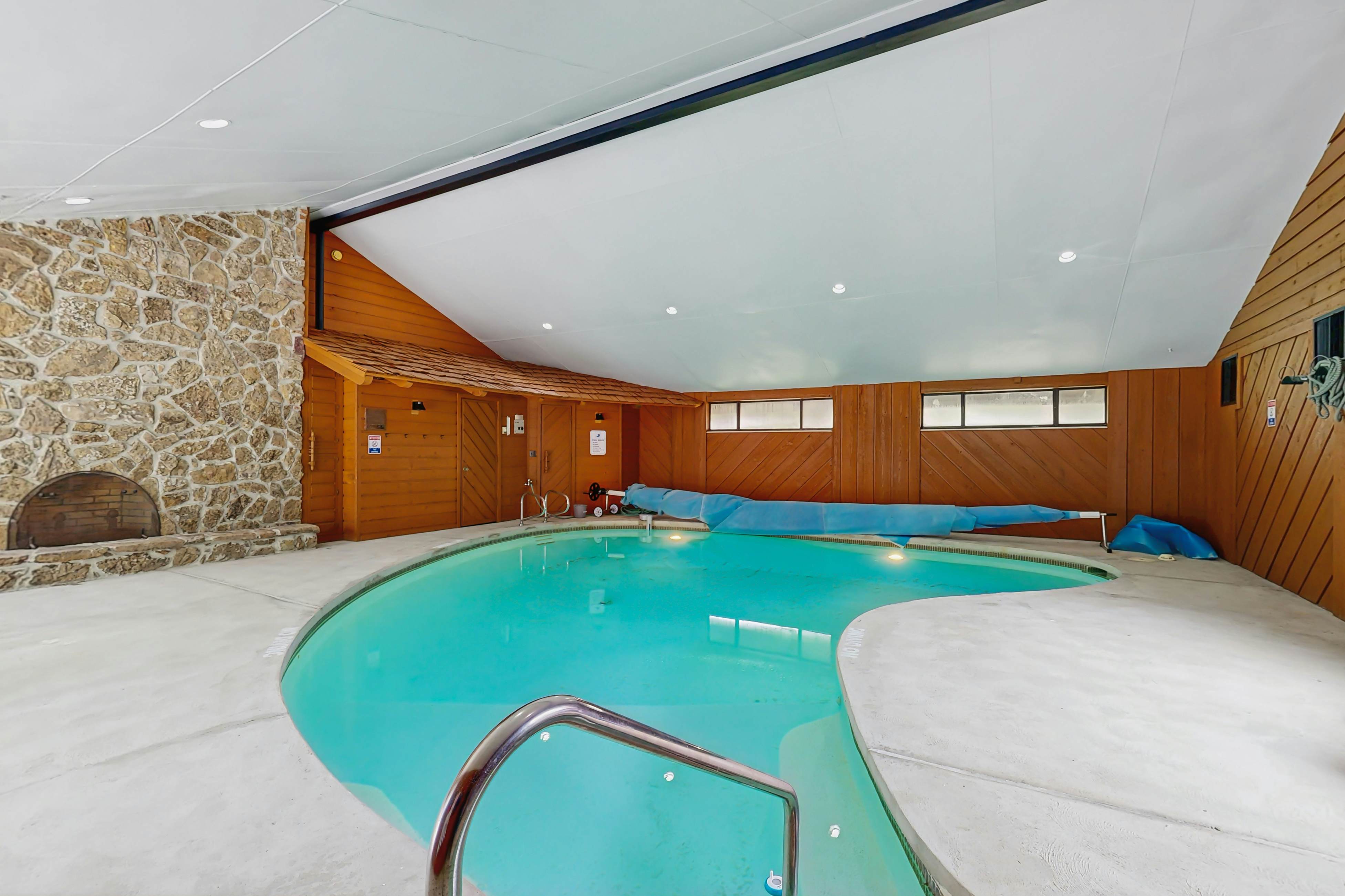 Poolhouse in the Pines