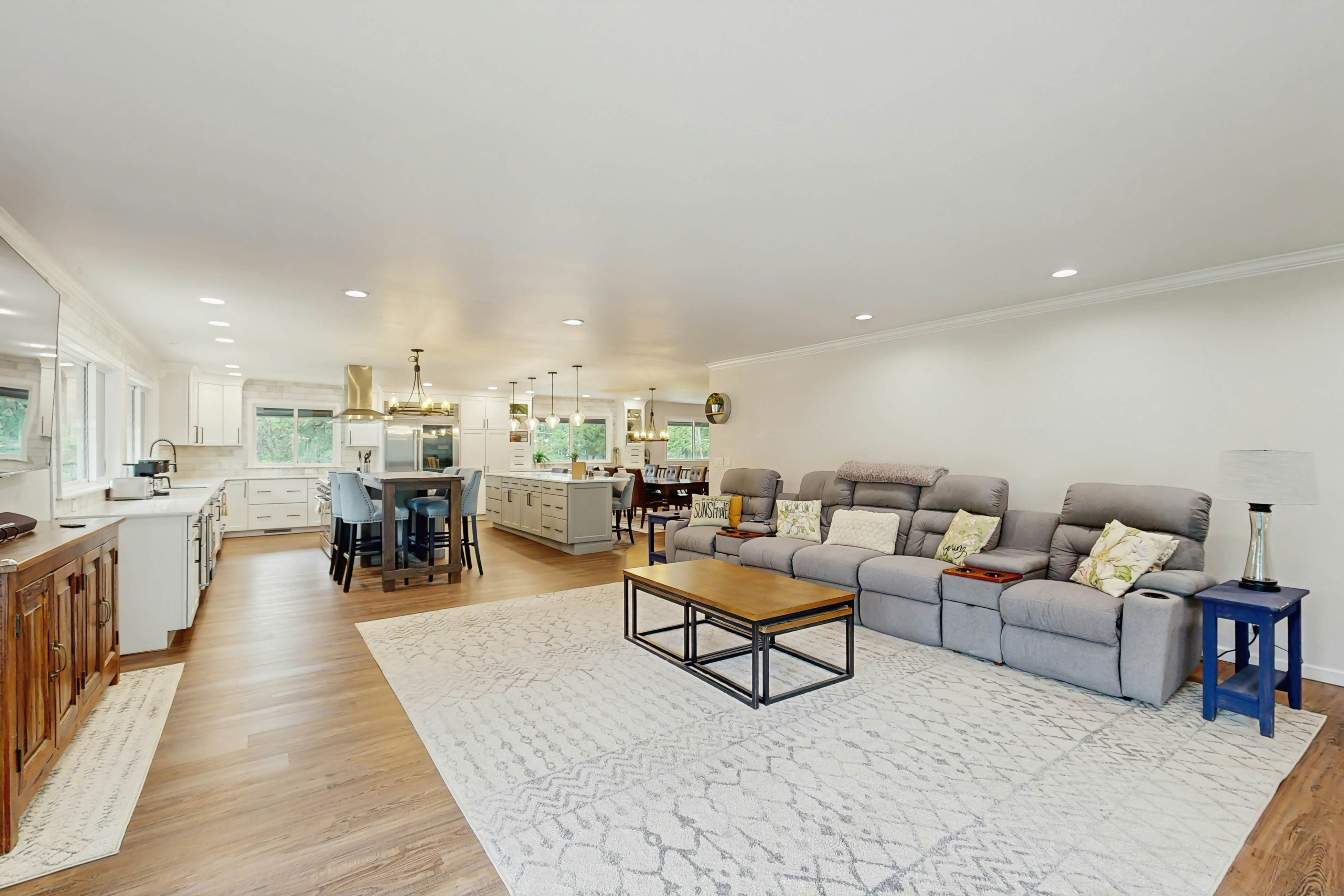 Poolhouse in the Pines