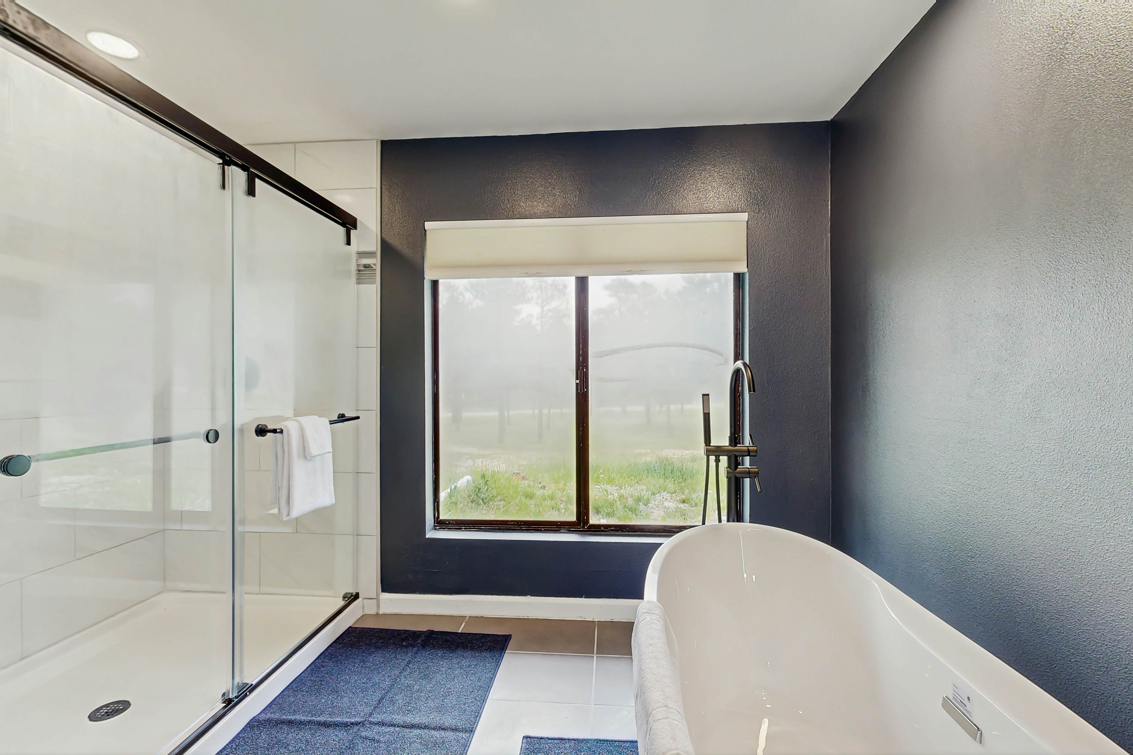 Poolhouse in the Pines