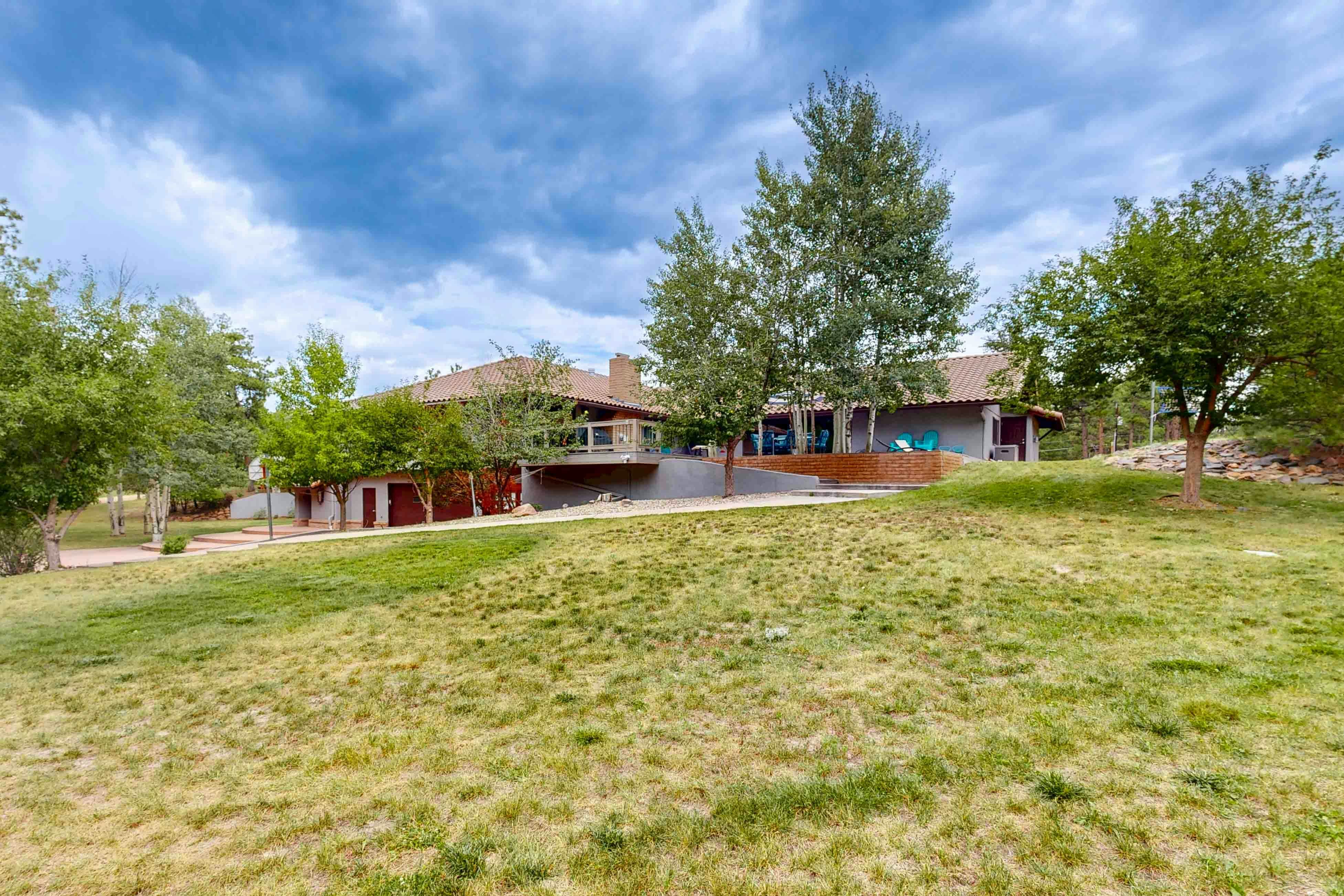 Poolhouse in the Pines