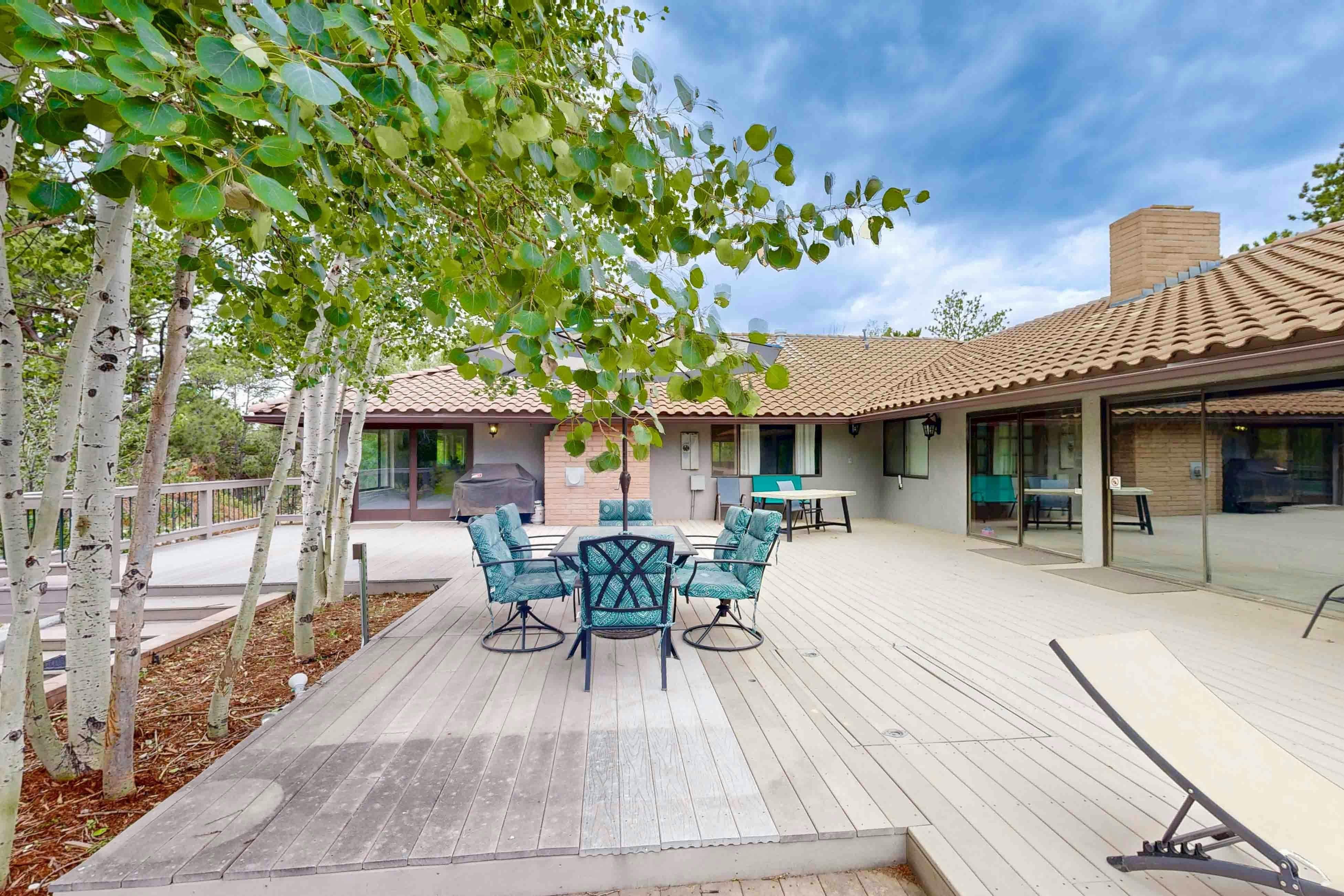 Poolhouse in the Pines