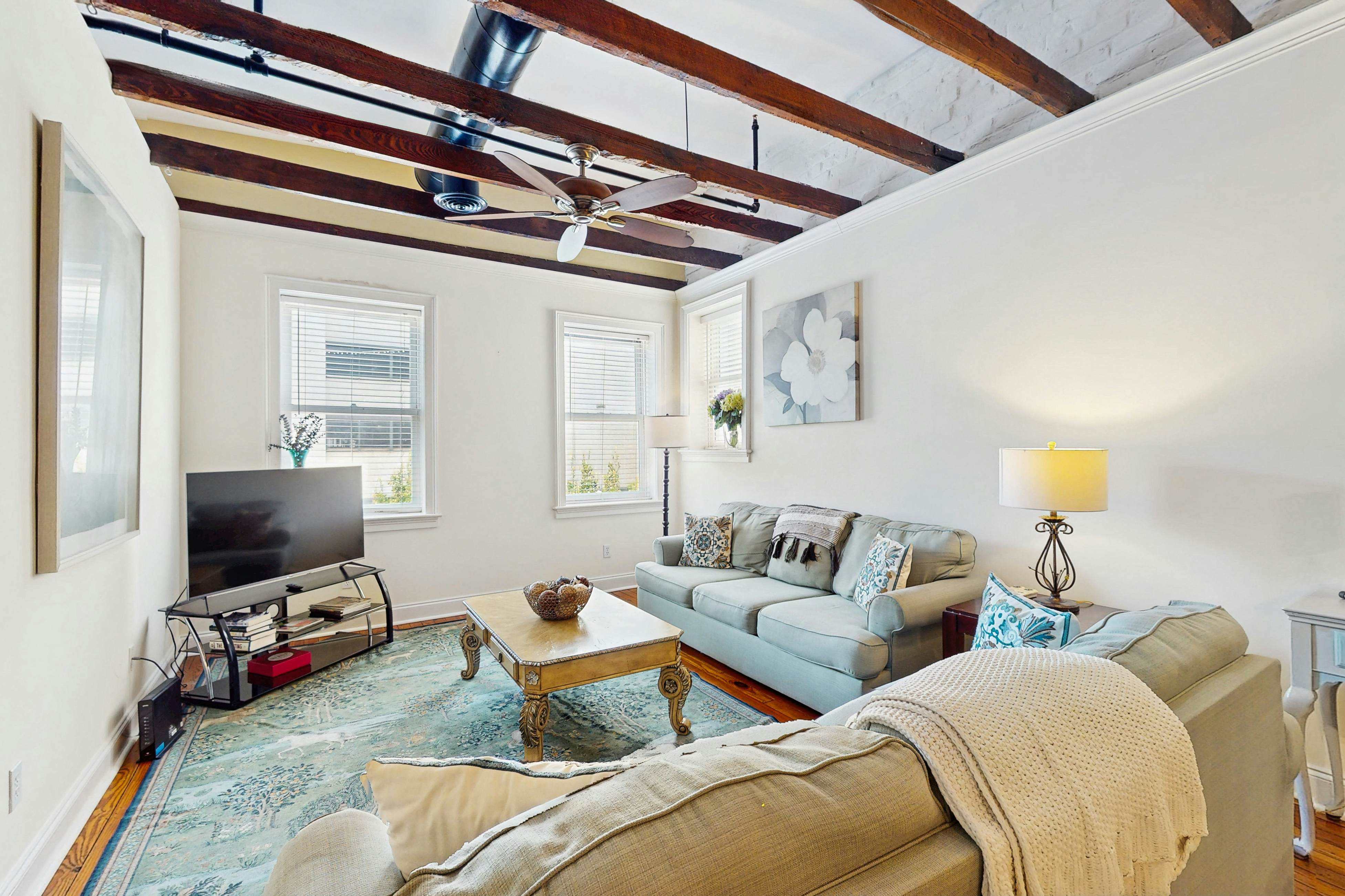 Historic City Market Loft Off Broughton