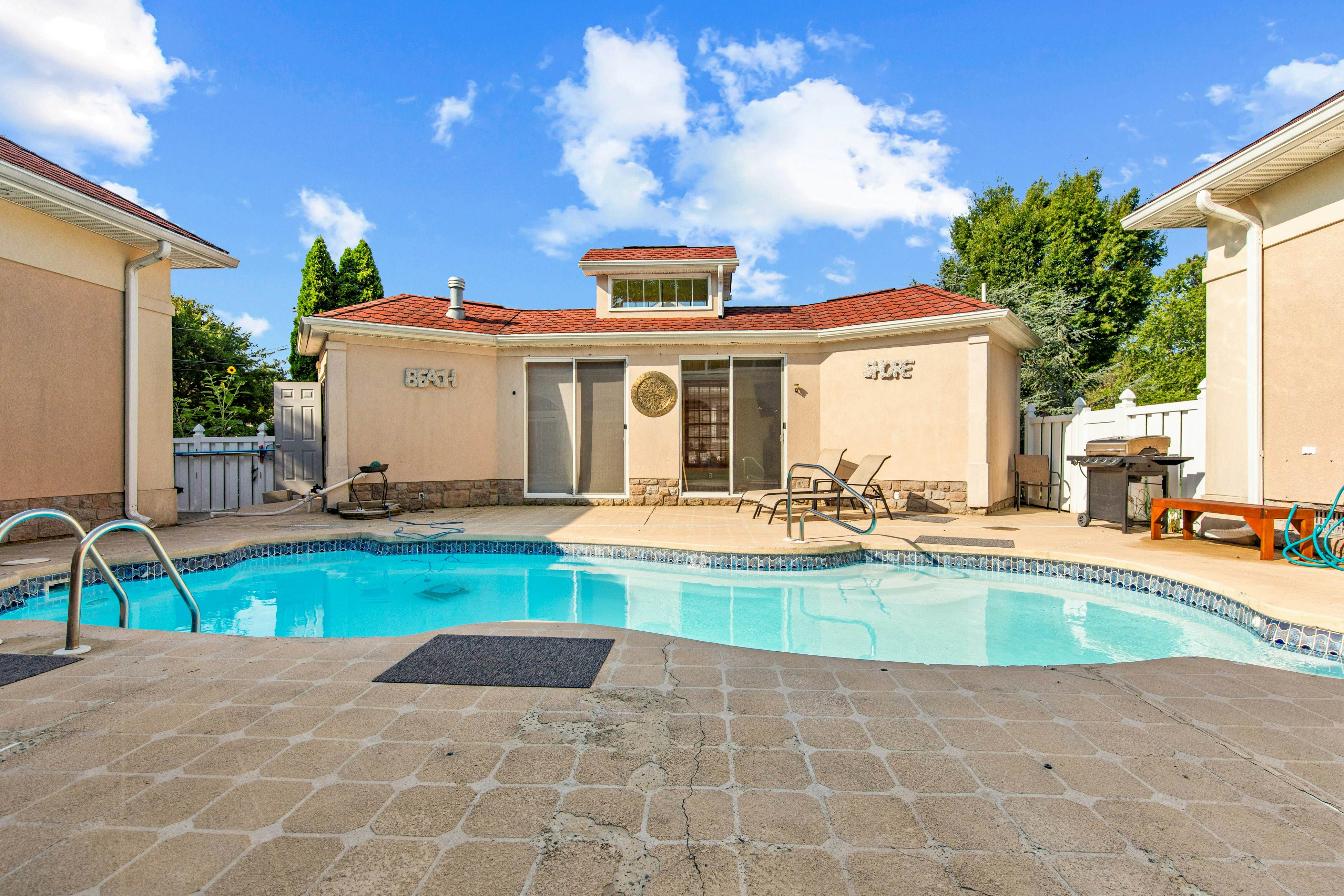 Town of Ocean View - 8 Elliott Ave