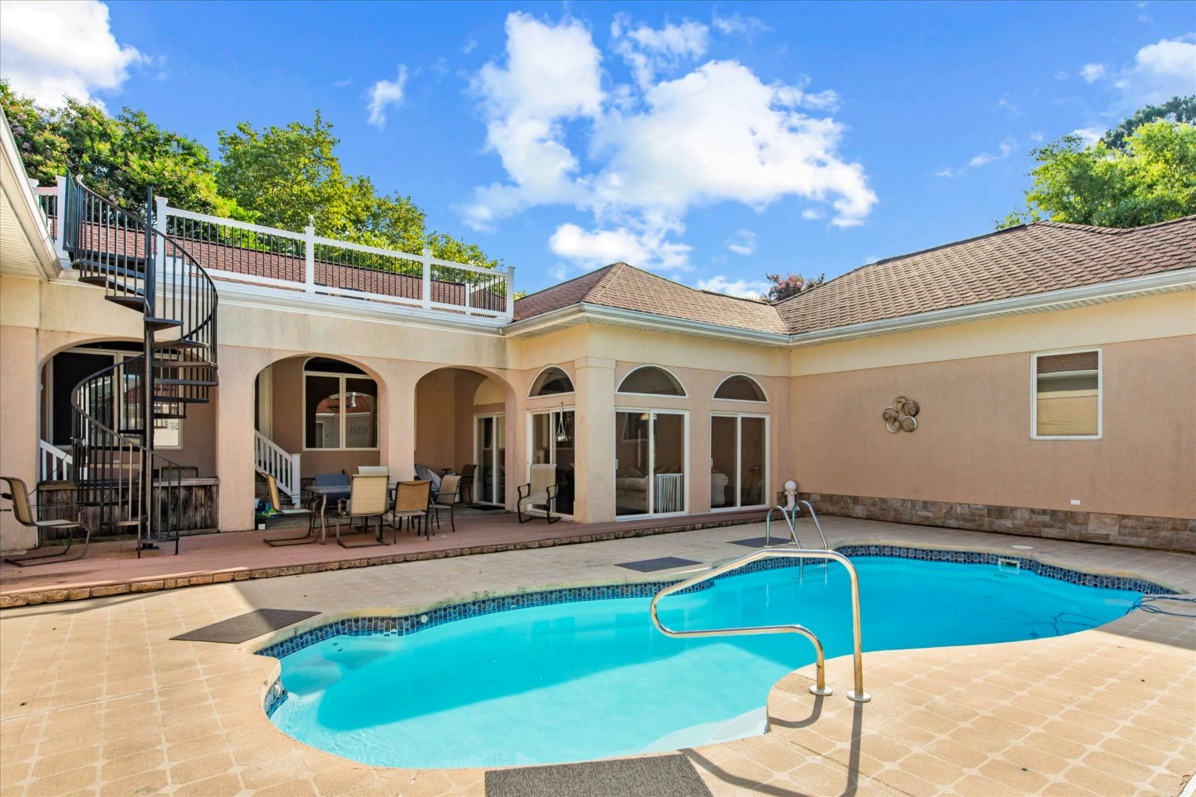 Town of Ocean View - 8 Elliott Ave