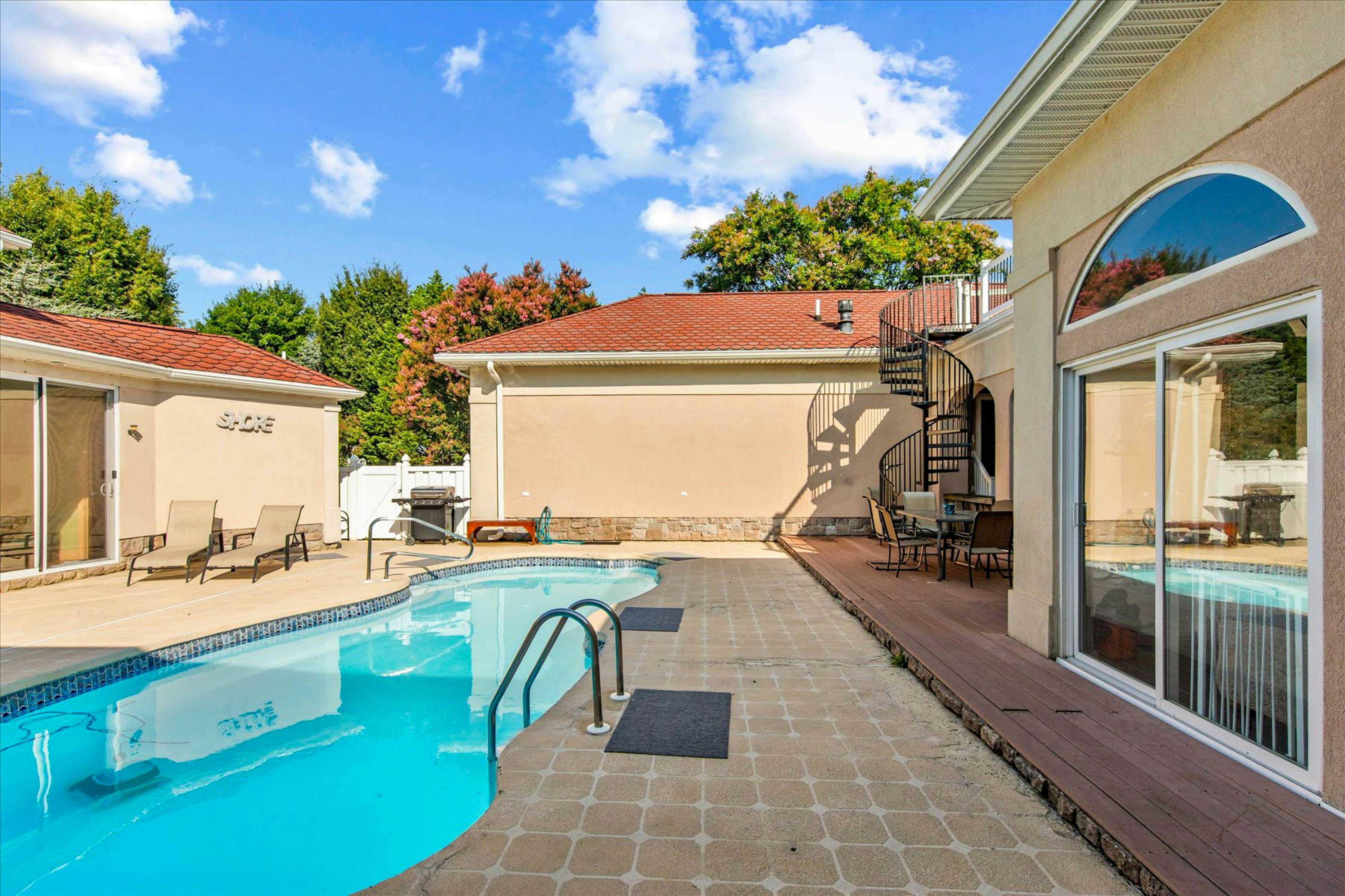 Town of Ocean View - 8 Elliott Ave