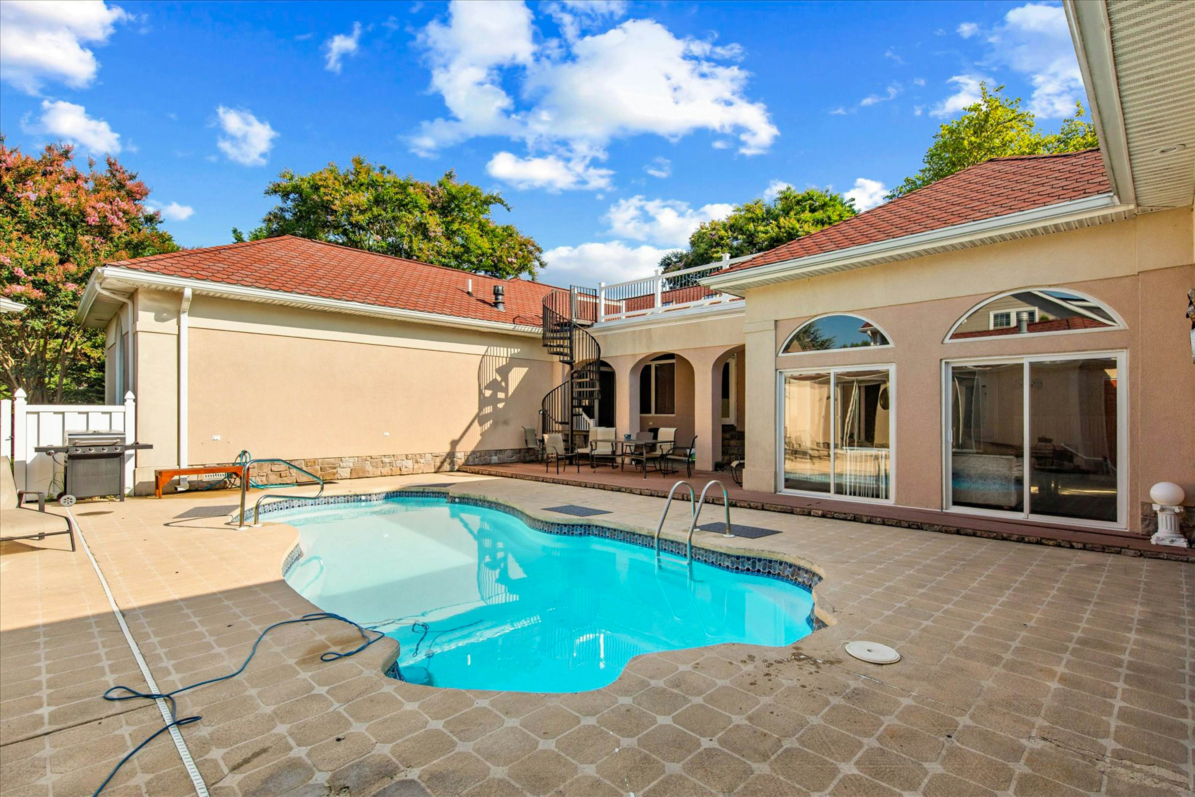 Town of Ocean View - 8 Elliott Ave