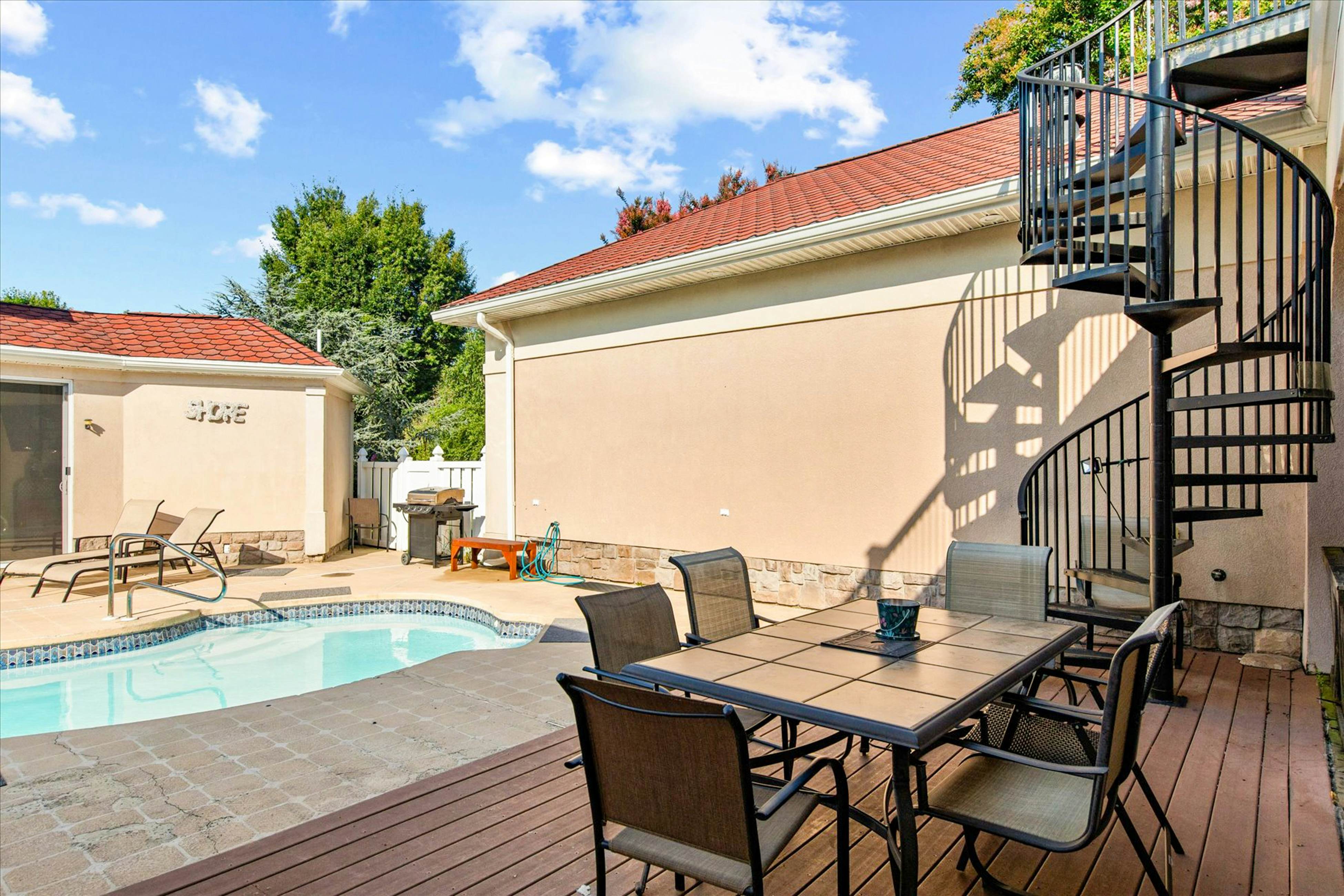 Town of Ocean View - 8 Elliott Ave