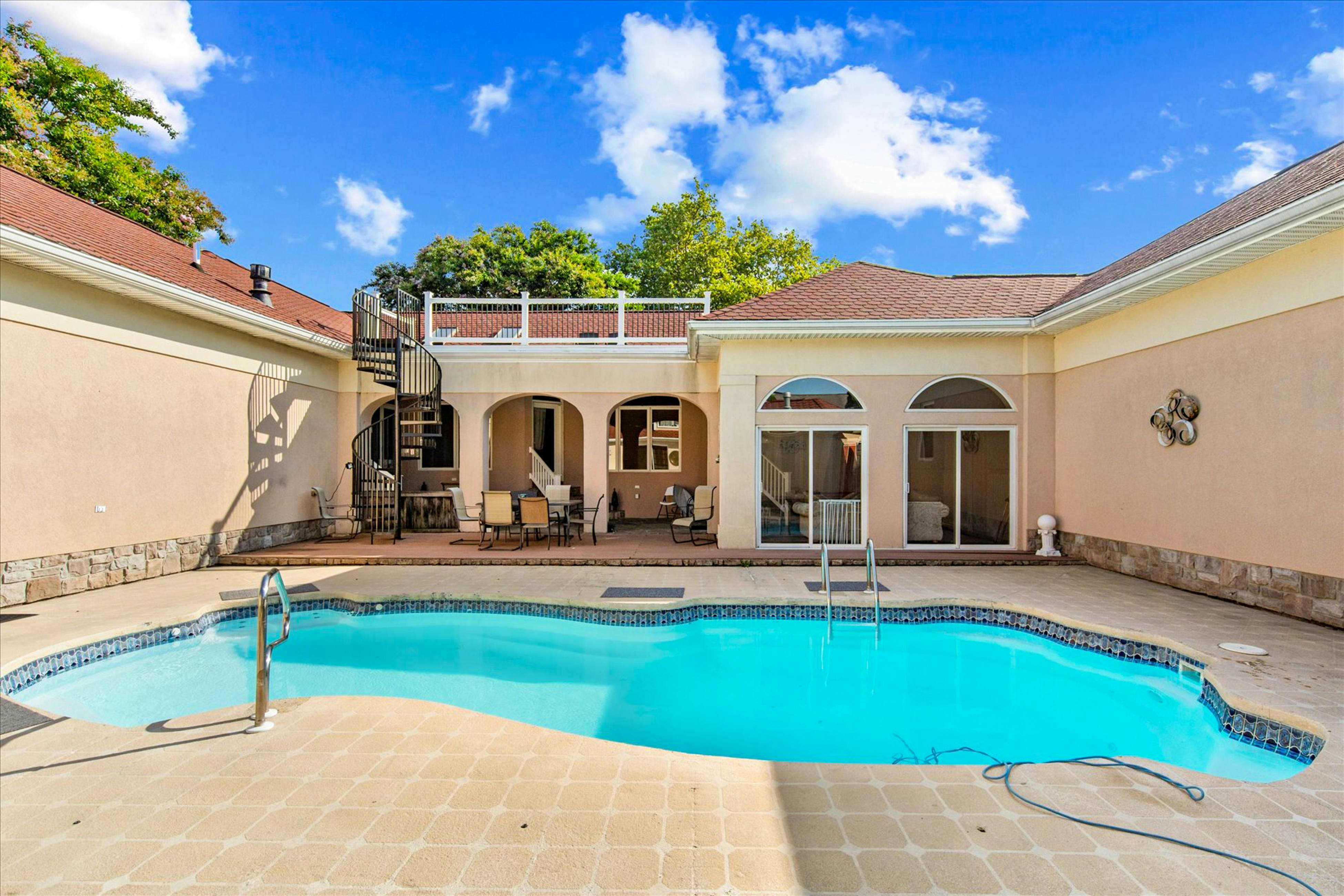 Town of Ocean View - 8 Elliott Ave