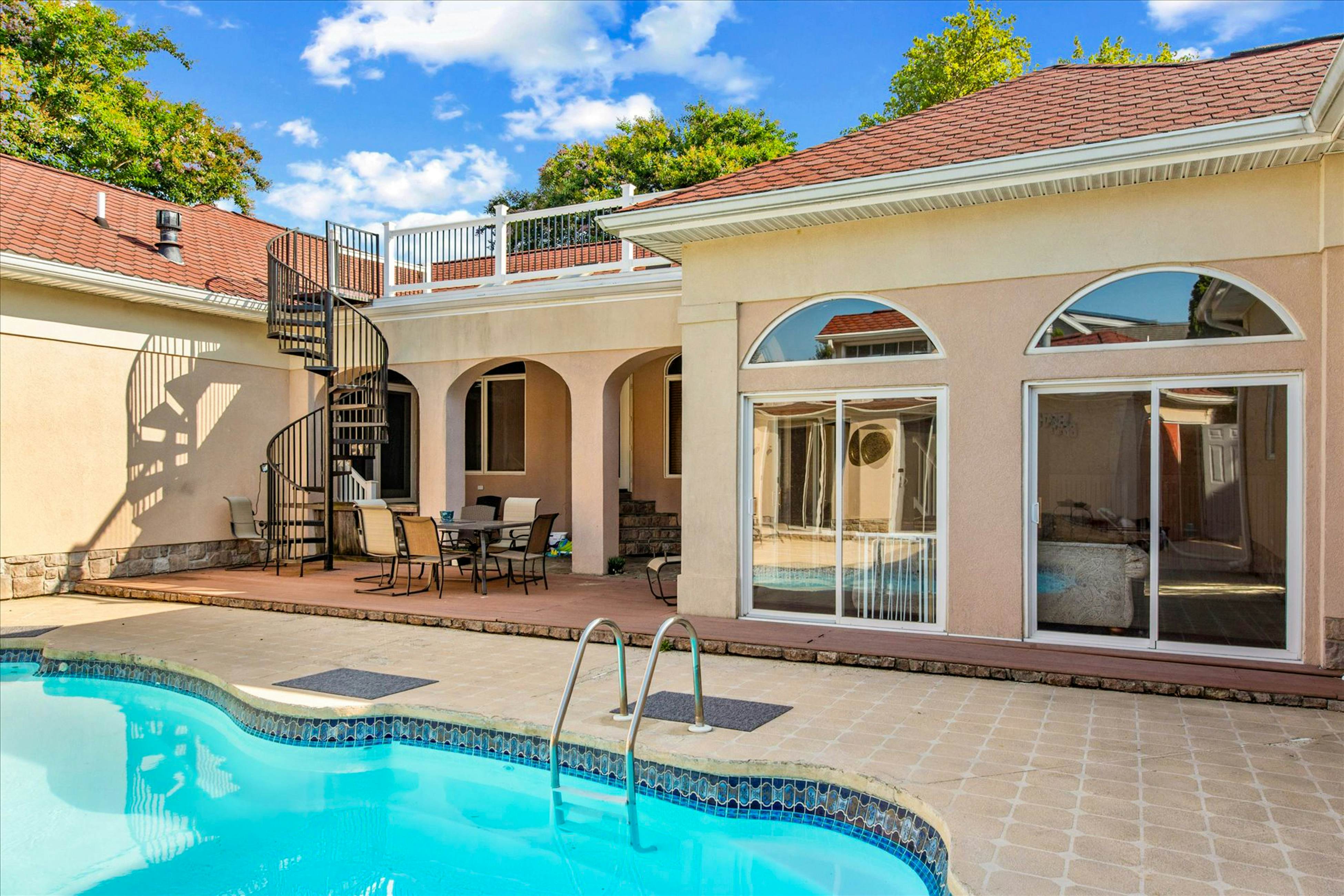 Town of Ocean View - 8 Elliott Ave