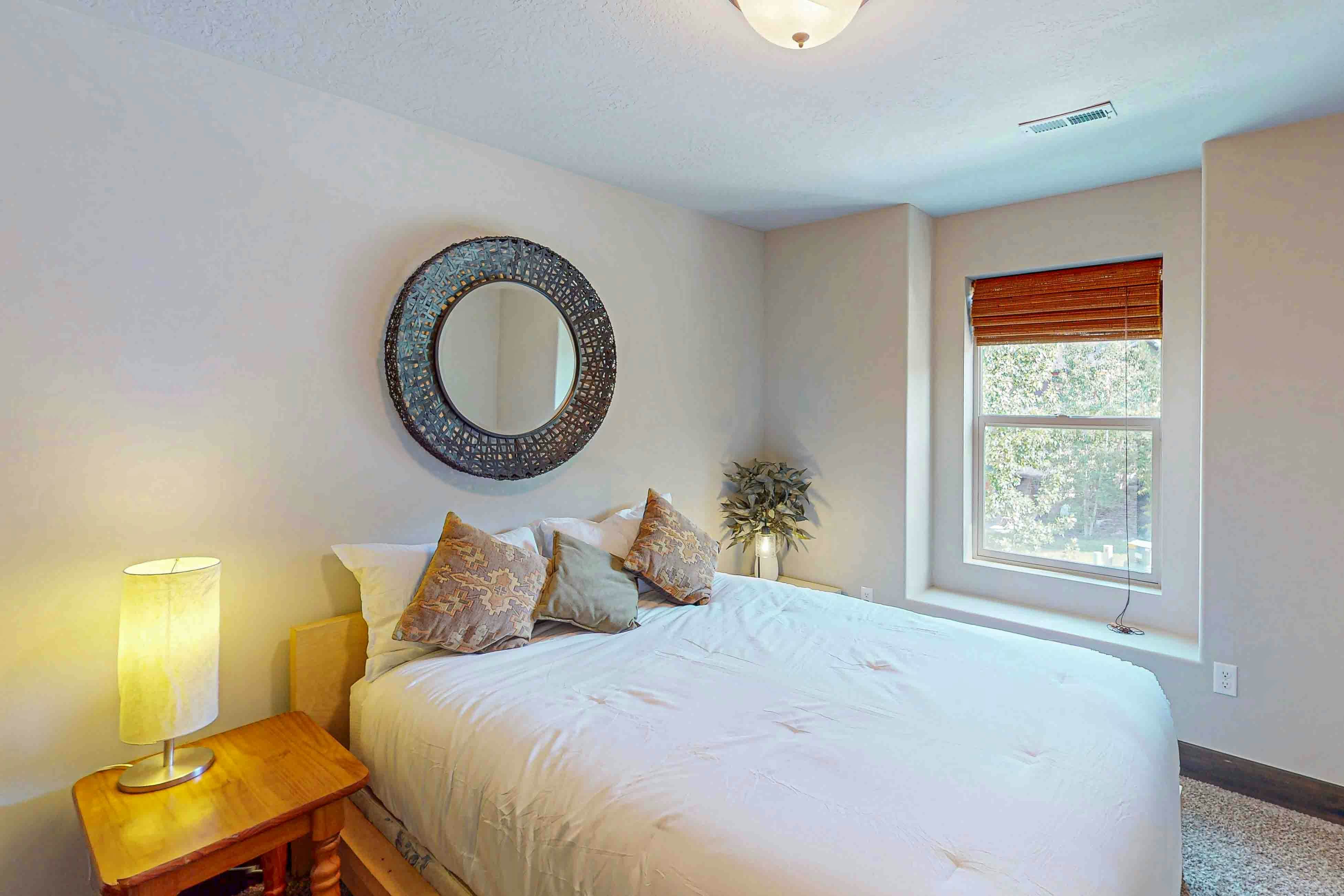 Happy Tails Hideout - Pet Friendly & Private Hot Tub