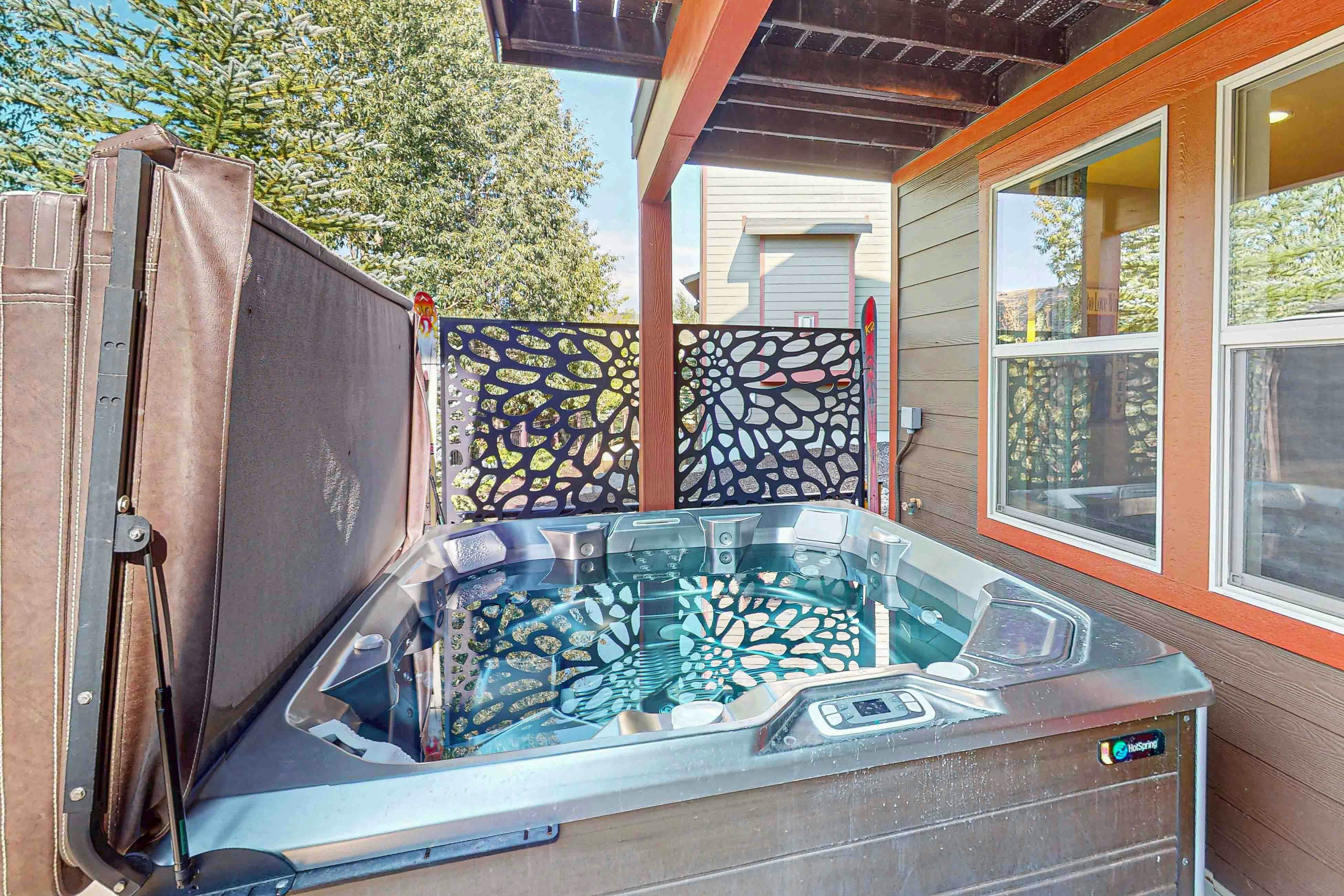 Happy Tails Hideout - Pet Friendly & Private Hot Tub