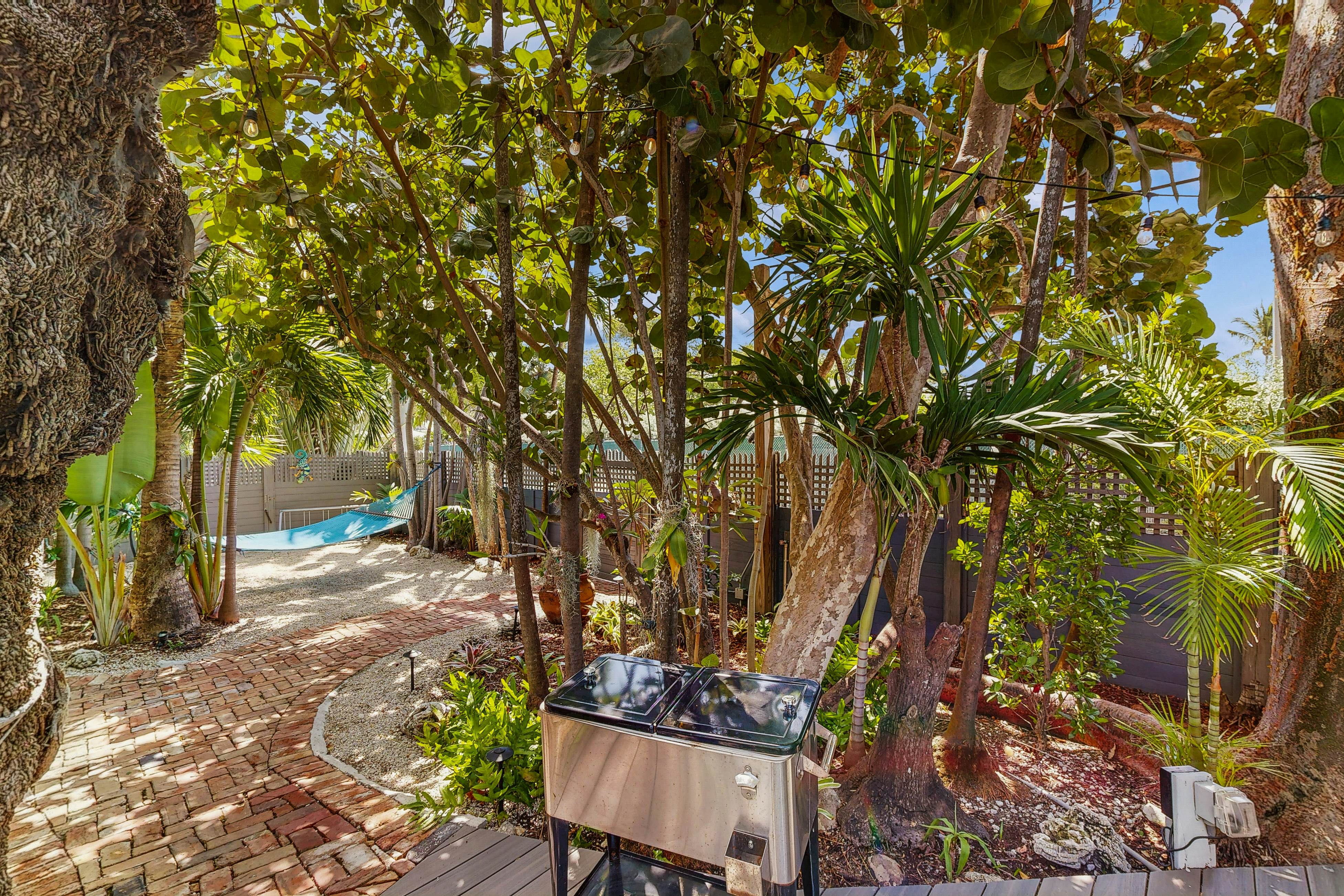 Papa's Hideaway  - Garden of Eden