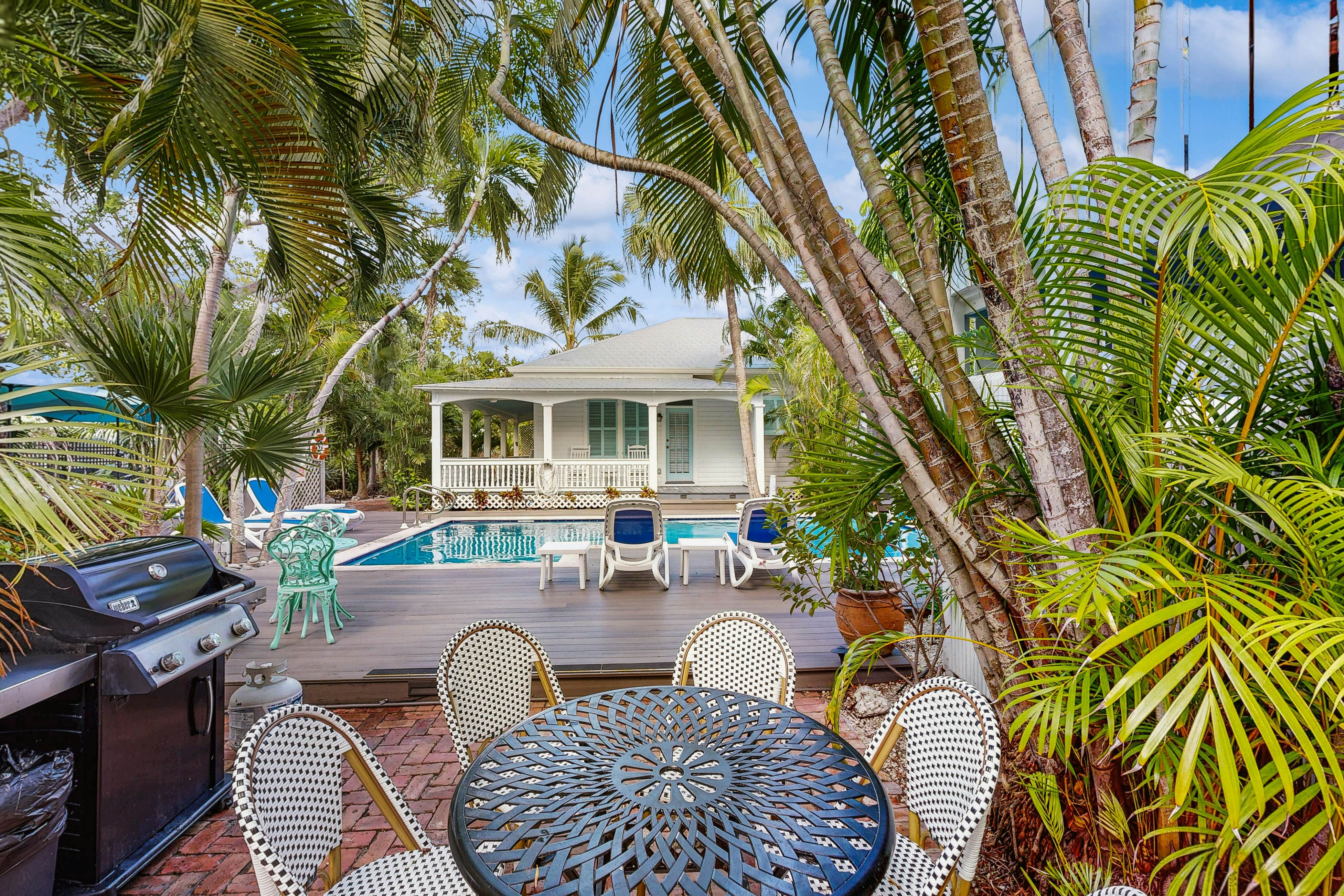 Papa's Hideaway  - Garden of Eden